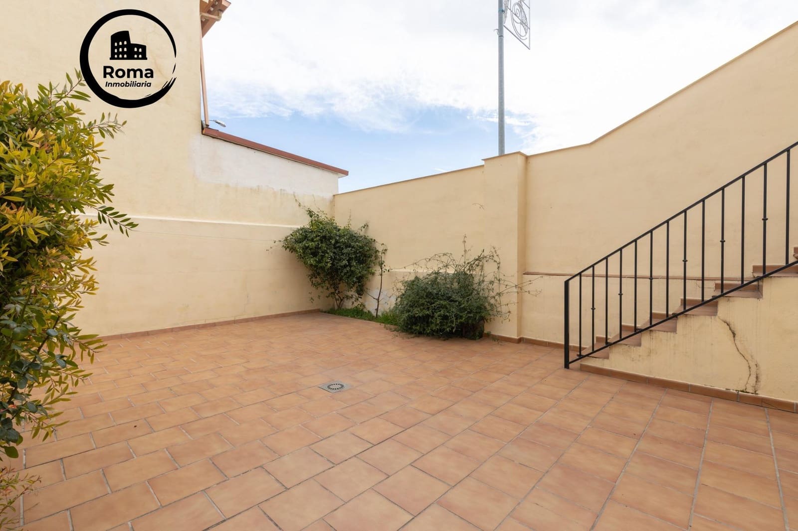 3 slaapkamer Halfvrijstaande villa te koop in Belicena met garage - € 239.900 (Ref: 9519091)