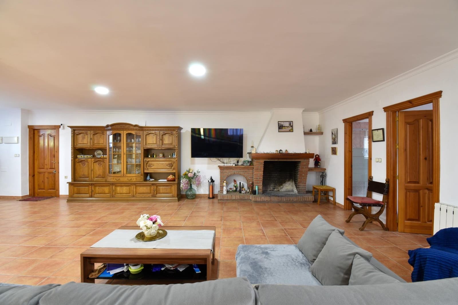 6 bedroom Villa for sale in Padul with pool garage - € 499,000 (Ref: 9521371)