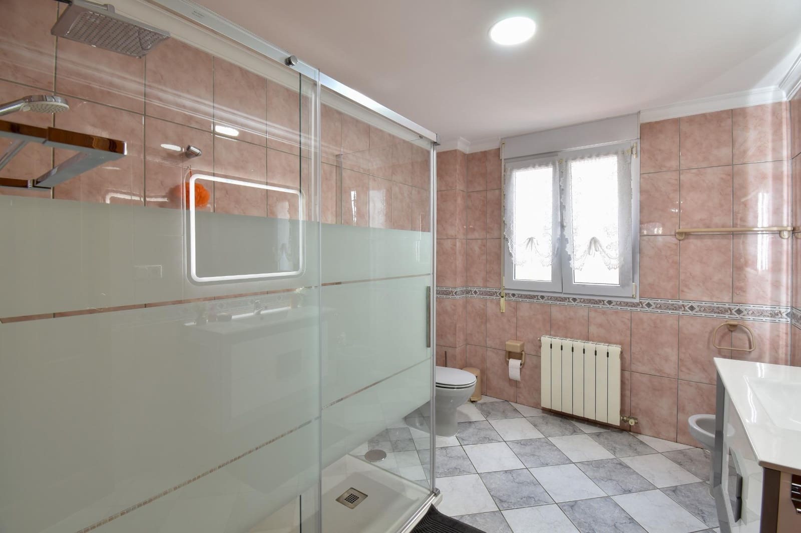 6 bedroom Villa for sale in Padul with pool garage - € 499,000 (Ref: 9521371)