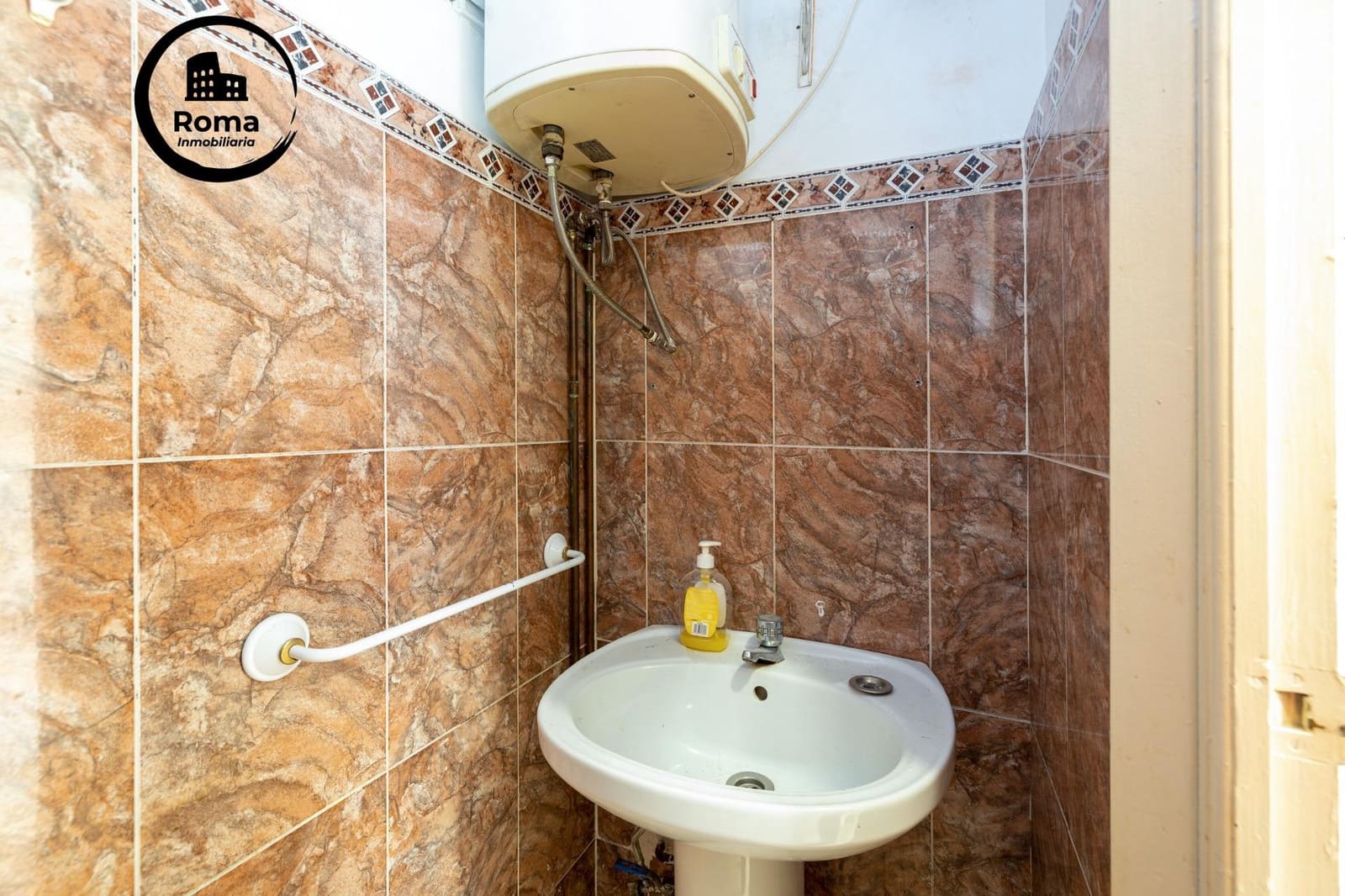 Erhverv til salg i Granada by - € 75.000 (Ref: 9521372)