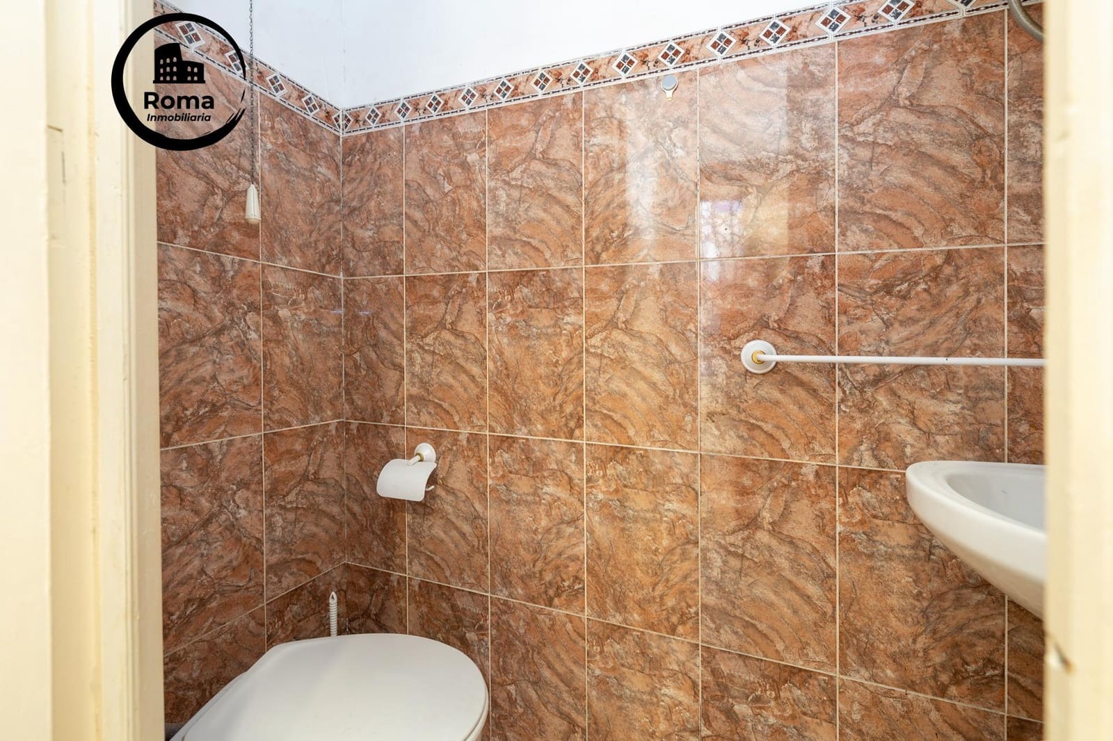 Erhverv til salg i Granada by - € 75.000 (Ref: 9521372)