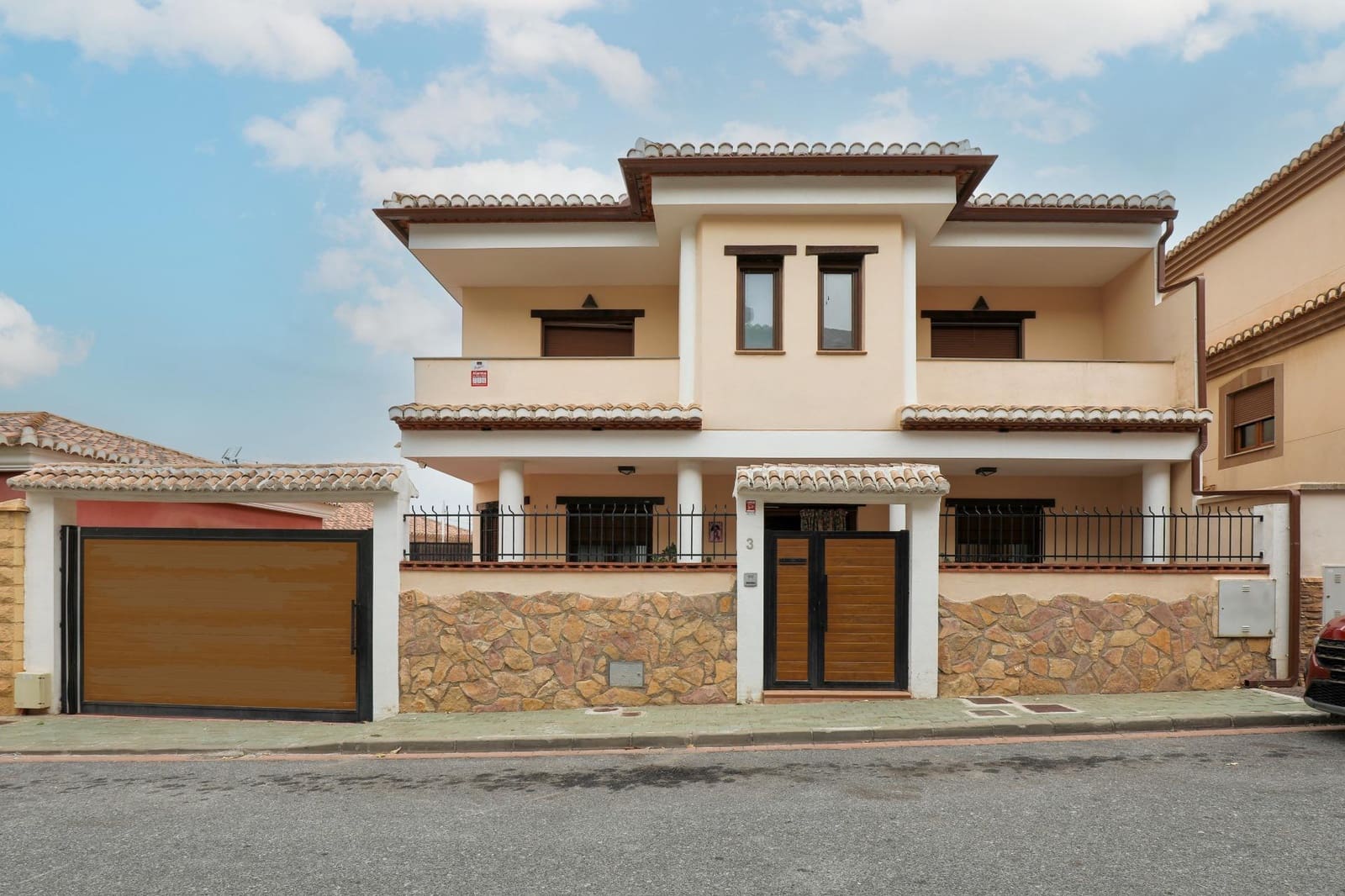 5 sovrum Villa till salu i Padul med garage - 398 000 € (Ref: 9524435)