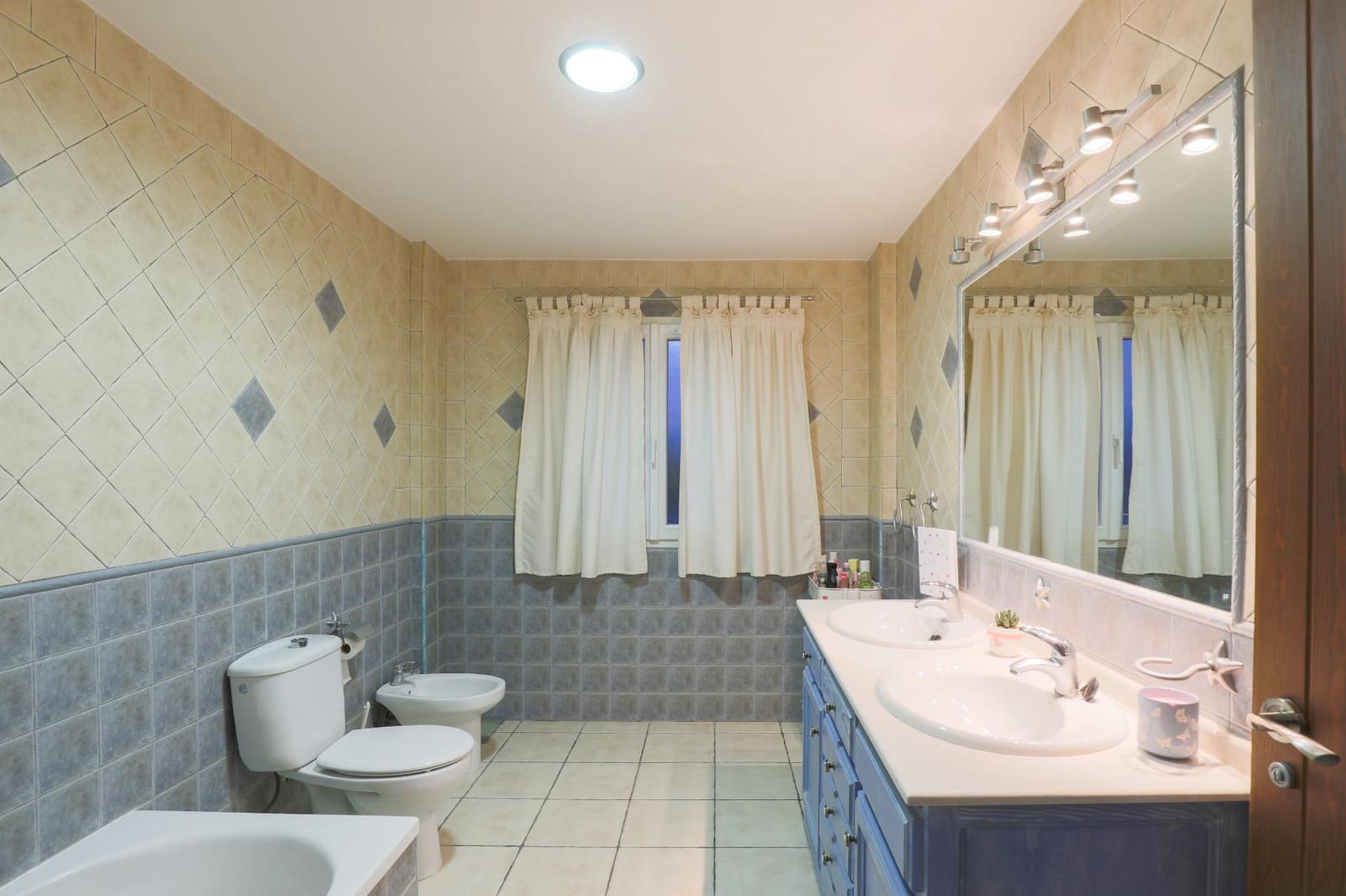 5 sovrum Villa till salu i Padul med garage - 398 000 € (Ref: 9524435)