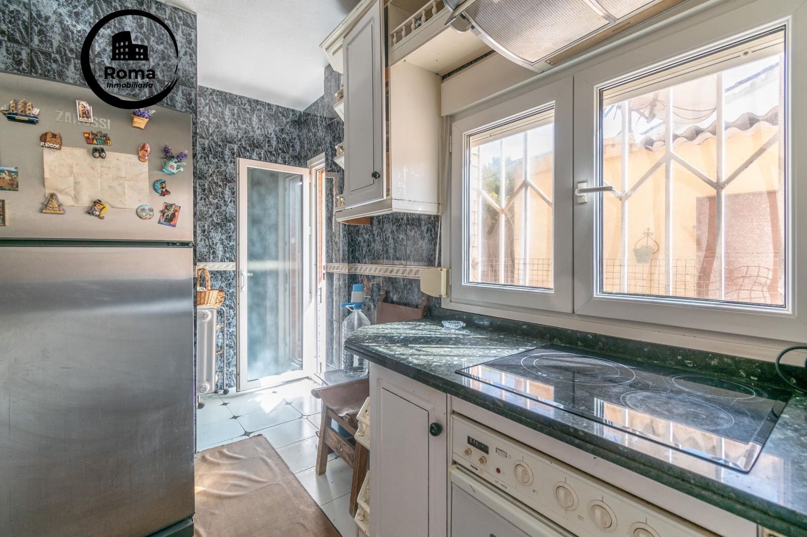 5 chambre Villa/Maison à vendre à Otura avec piscine garage - 370 000 € (Ref: 9524437)