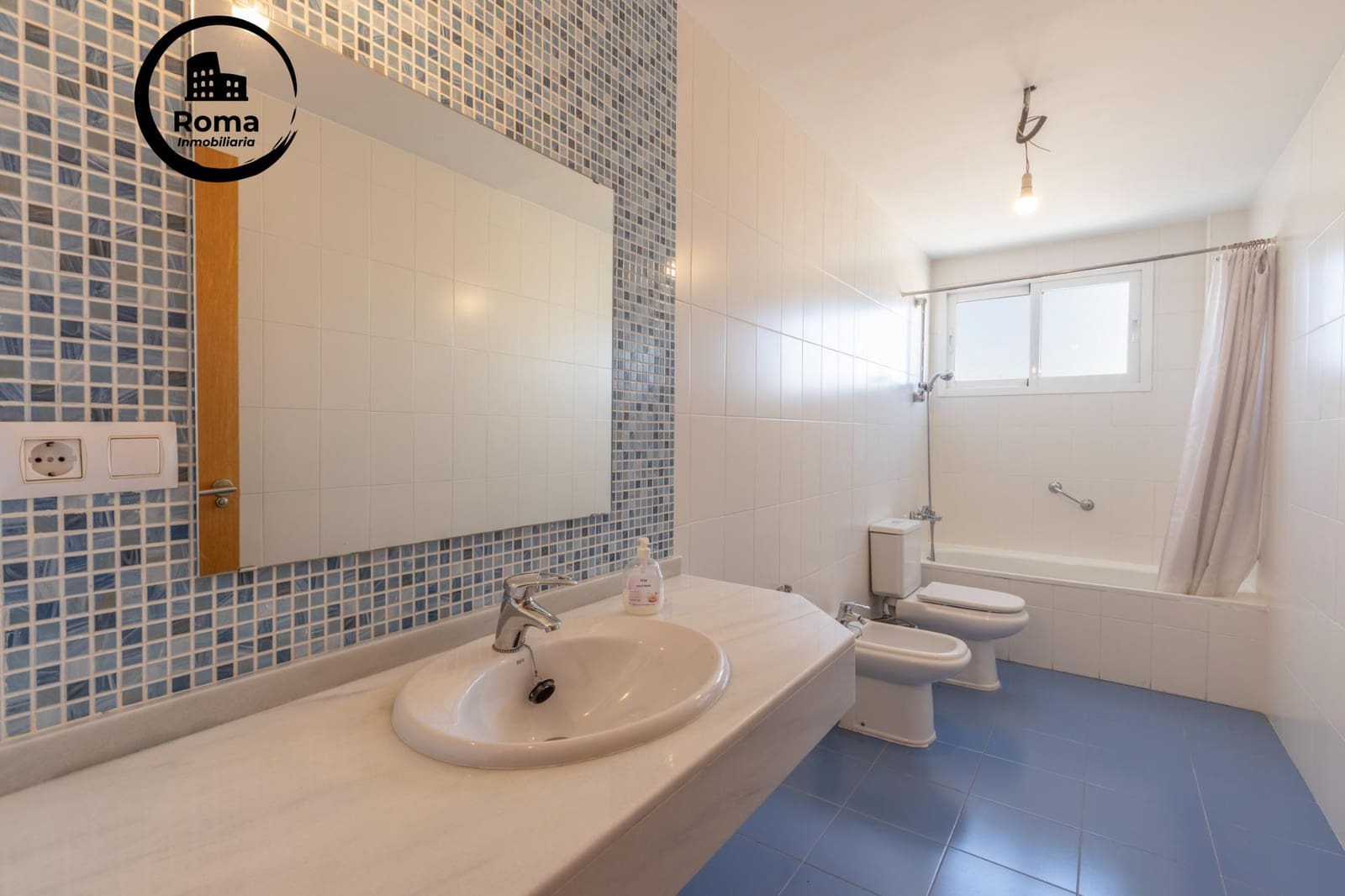 5 soveværelse Semi-Rækkehus til salg i Huetor Vega med garage - € 340.000 (Ref: 9524455)