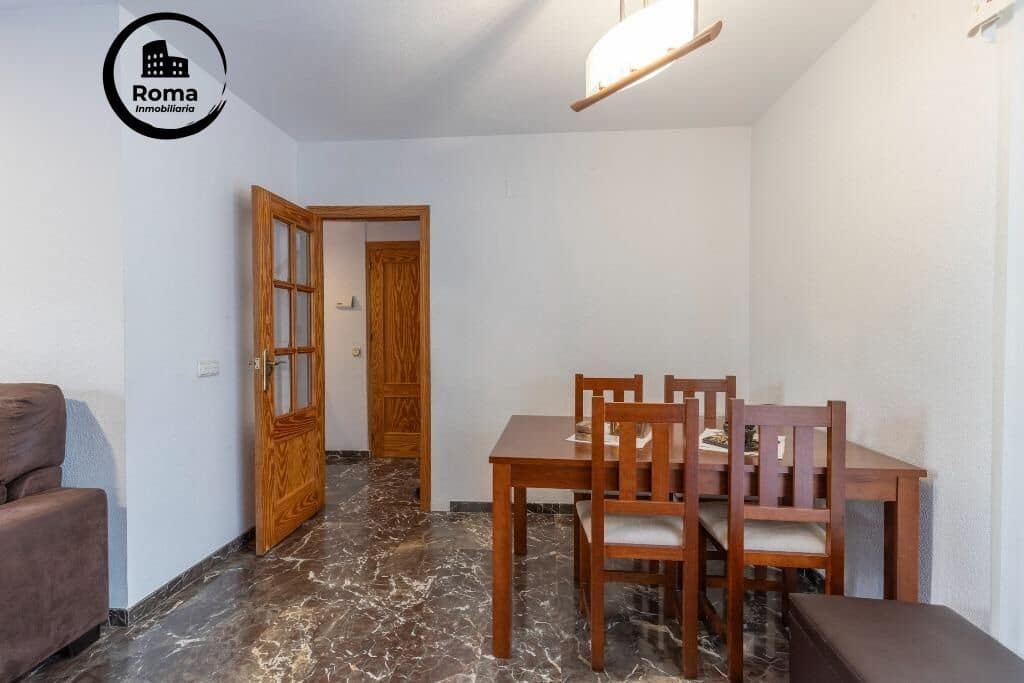 6 soveværelse Semi-Rækkehus til salg i Huetor Vega med swimmingpool garage - € 320.000 (Ref: 9524458)