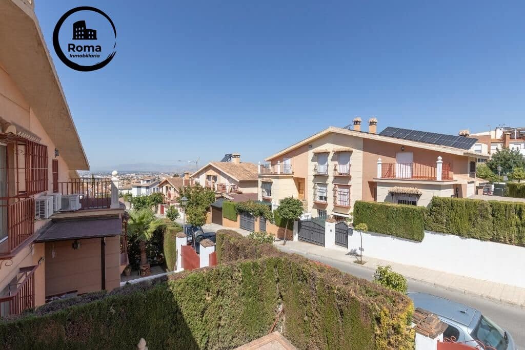 6 soveværelse Semi-Rækkehus til salg i Huetor Vega med swimmingpool garage - € 320.000 (Ref: 9524458)