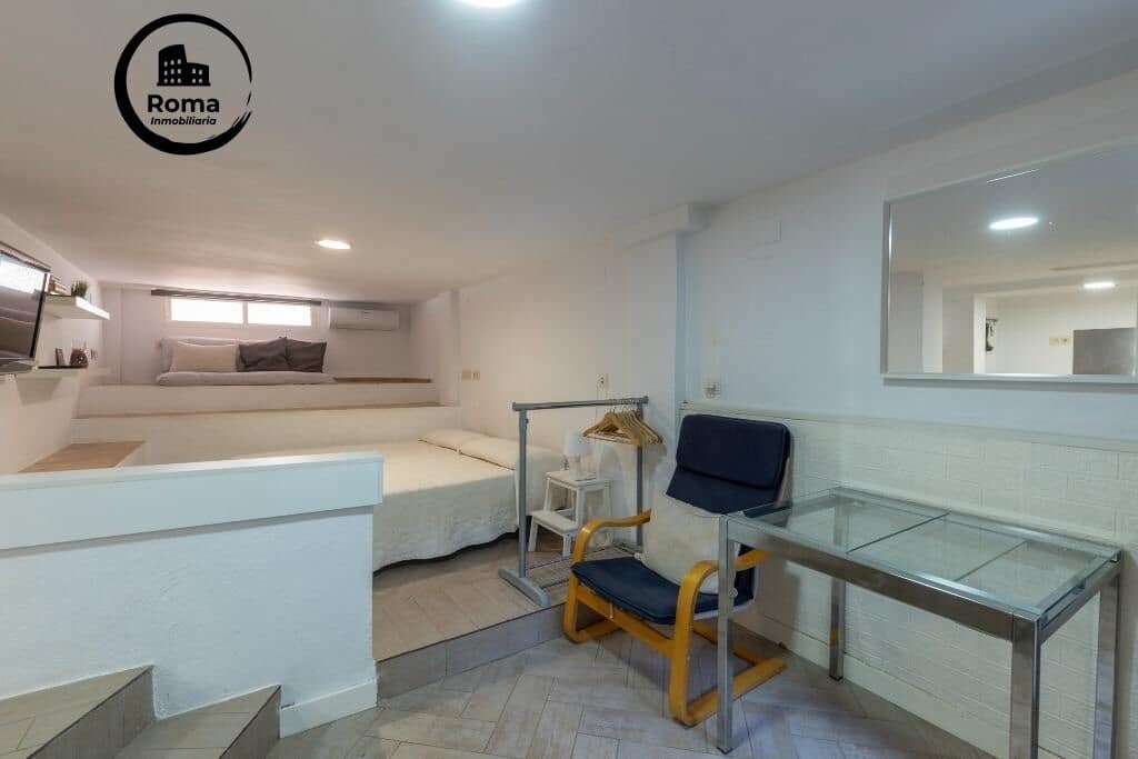 6 soveværelse Semi-Rækkehus til salg i Huetor Vega med swimmingpool garage - € 320.000 (Ref: 9524458)