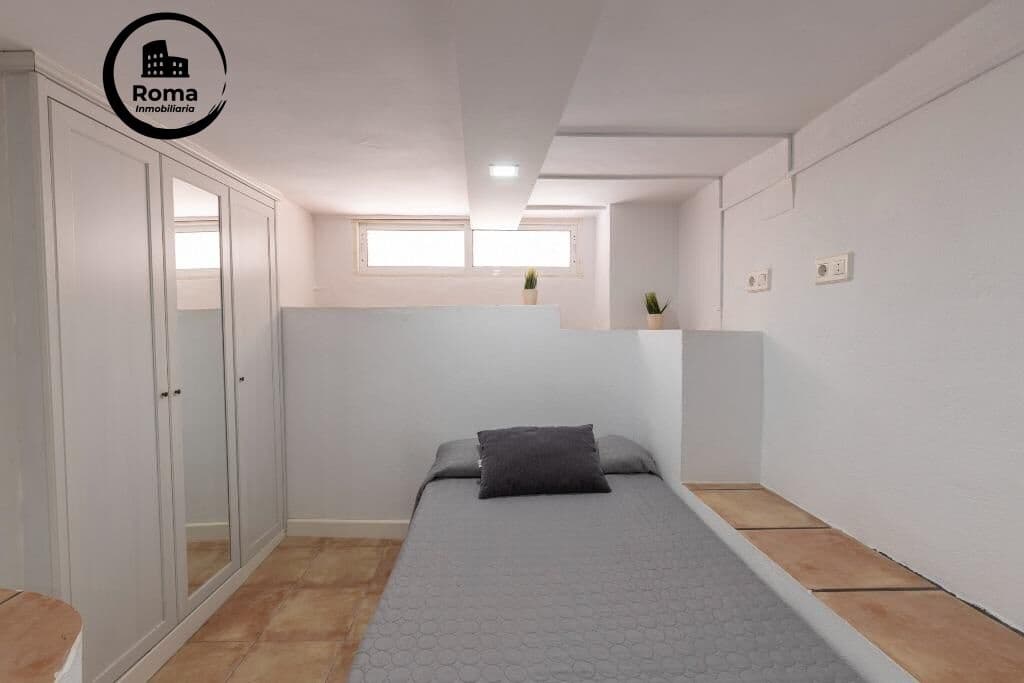 6 soveværelse Semi-Rækkehus til salg i Huetor Vega med swimmingpool garage - € 320.000 (Ref: 9524458)