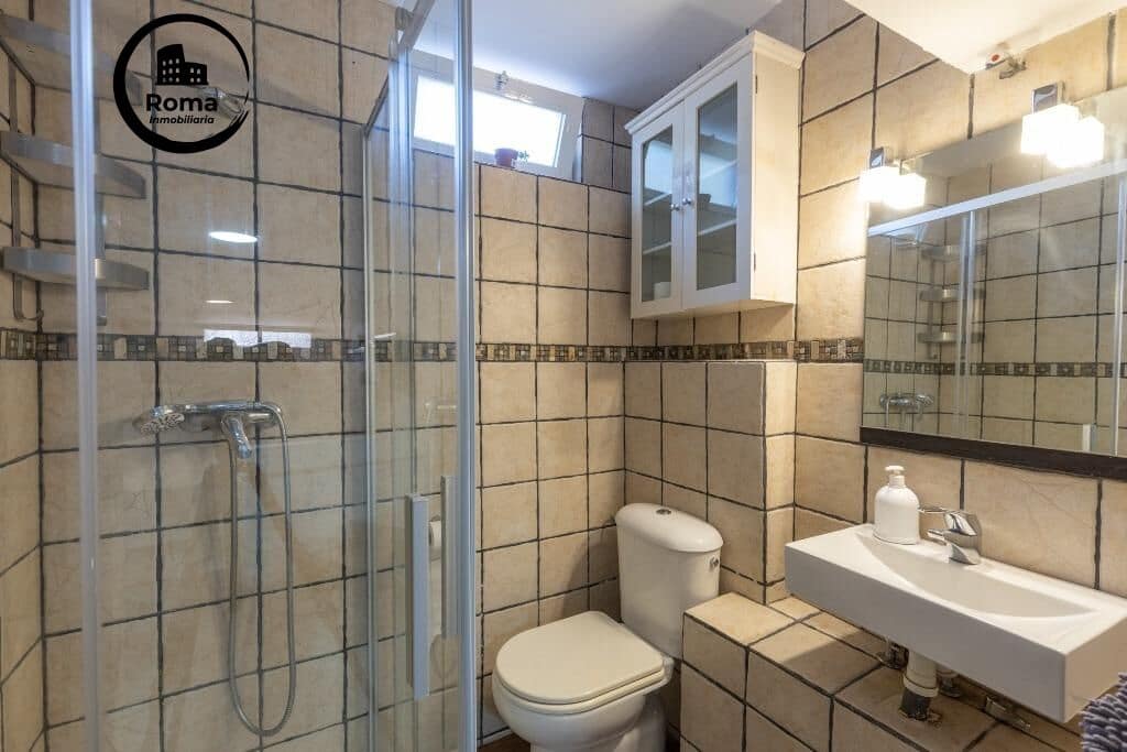 6 soveværelse Semi-Rækkehus til salg i Huetor Vega med swimmingpool garage - € 320.000 (Ref: 9524458)