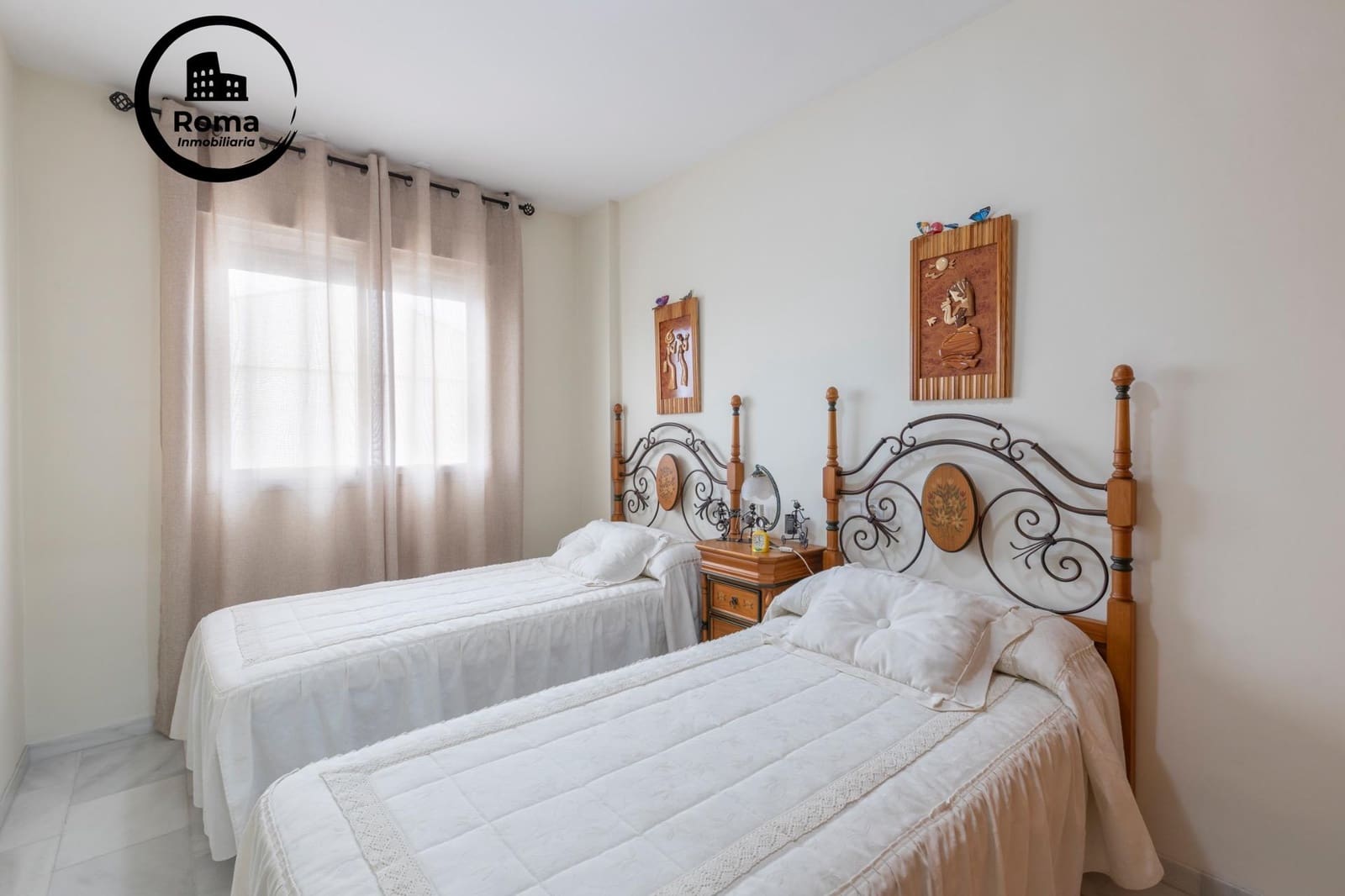 3 soverom Kjedet enebolig til salgs i Belicena med garasje - € 239 900 (Ref: 9524459)