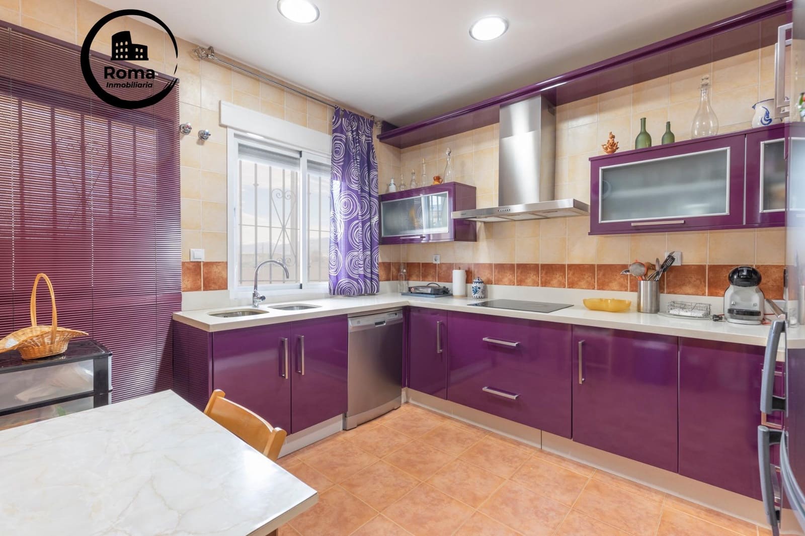 3 soverom Kjedet enebolig til salgs i Belicena med garasje - € 239 900 (Ref: 9524459)