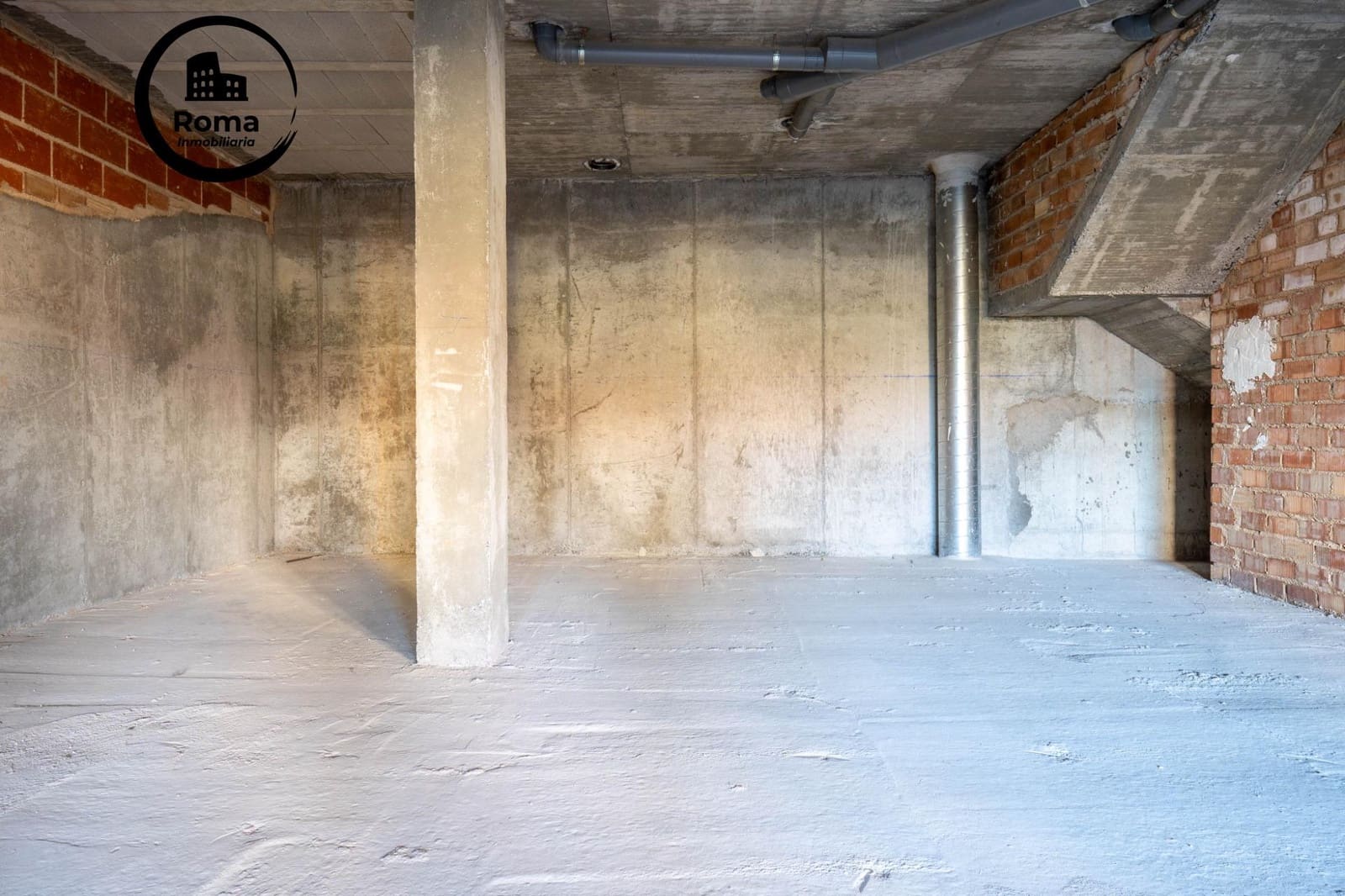 Commercial for sale in Cajar - € 95,000 (Ref: 9527822)