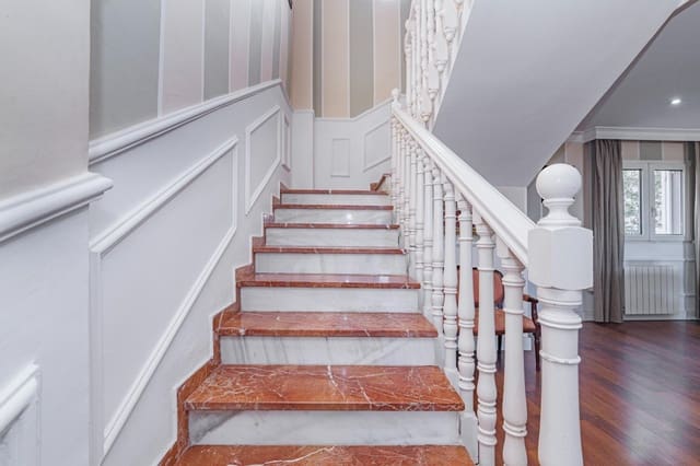 5 soverom Villa til salgs i Monachil med svømmebasseng garasje - € 399 000 (Ref: 9533859)