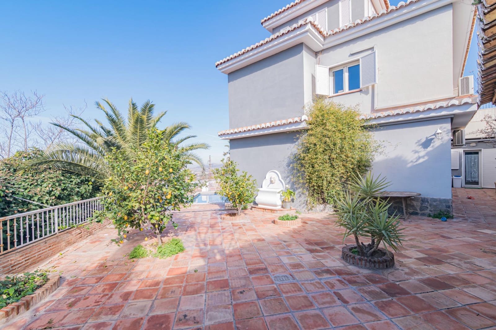 5 bedroom Villa for sale in Monachil with pool garage - € 399,000 (Ref: 9533859)