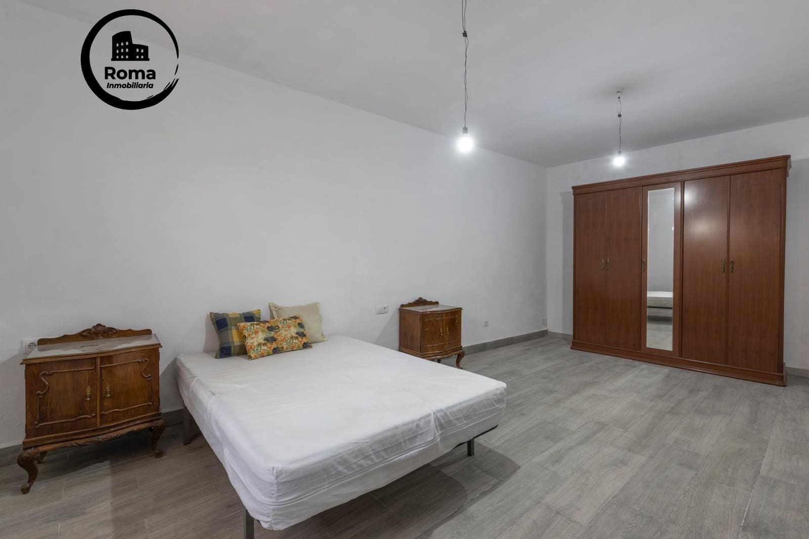 6 bedroom Townhouse for sale in Moclin - € 139,900 (Ref: 9533875)