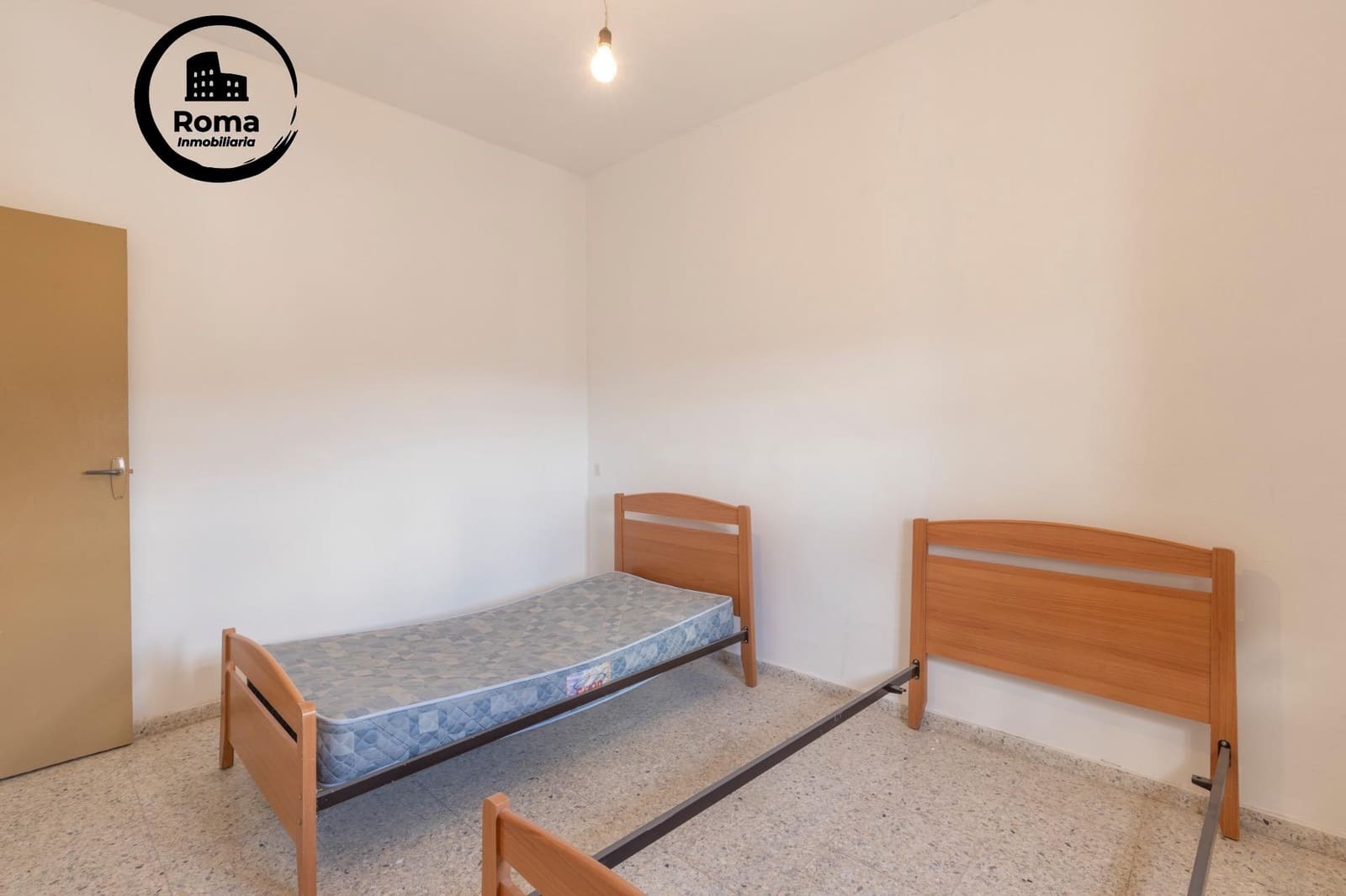 6 bedroom Townhouse for sale in Moclin - € 139,900 (Ref: 9533875)