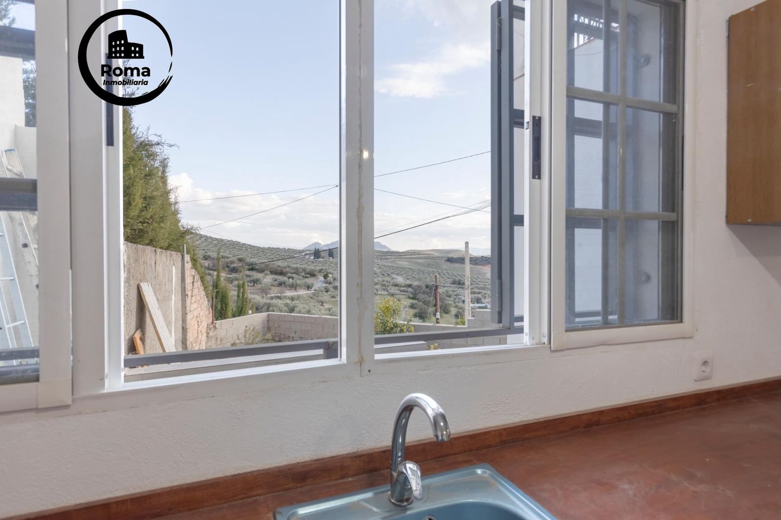 6 bedroom Townhouse for sale in Moclin - € 139,900 (Ref: 9533875)