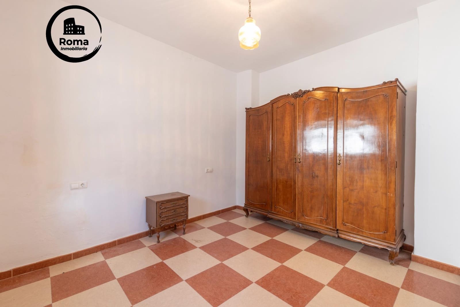 6 bedroom Townhouse for sale in Moclin - € 139,900 (Ref: 9533875)