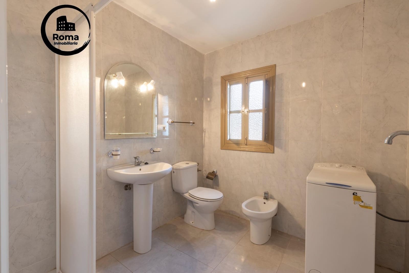 6 bedroom Townhouse for sale in Moclin - € 139,900 (Ref: 9533875)