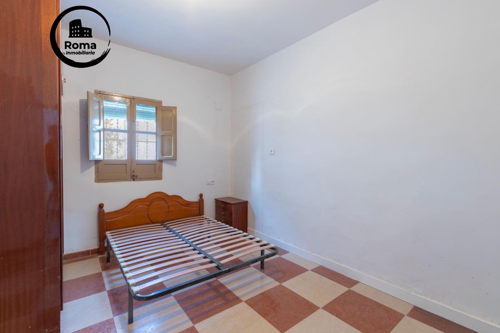 6 bedroom Townhouse for sale in Moclin - € 139,900 (Ref: 9533875)