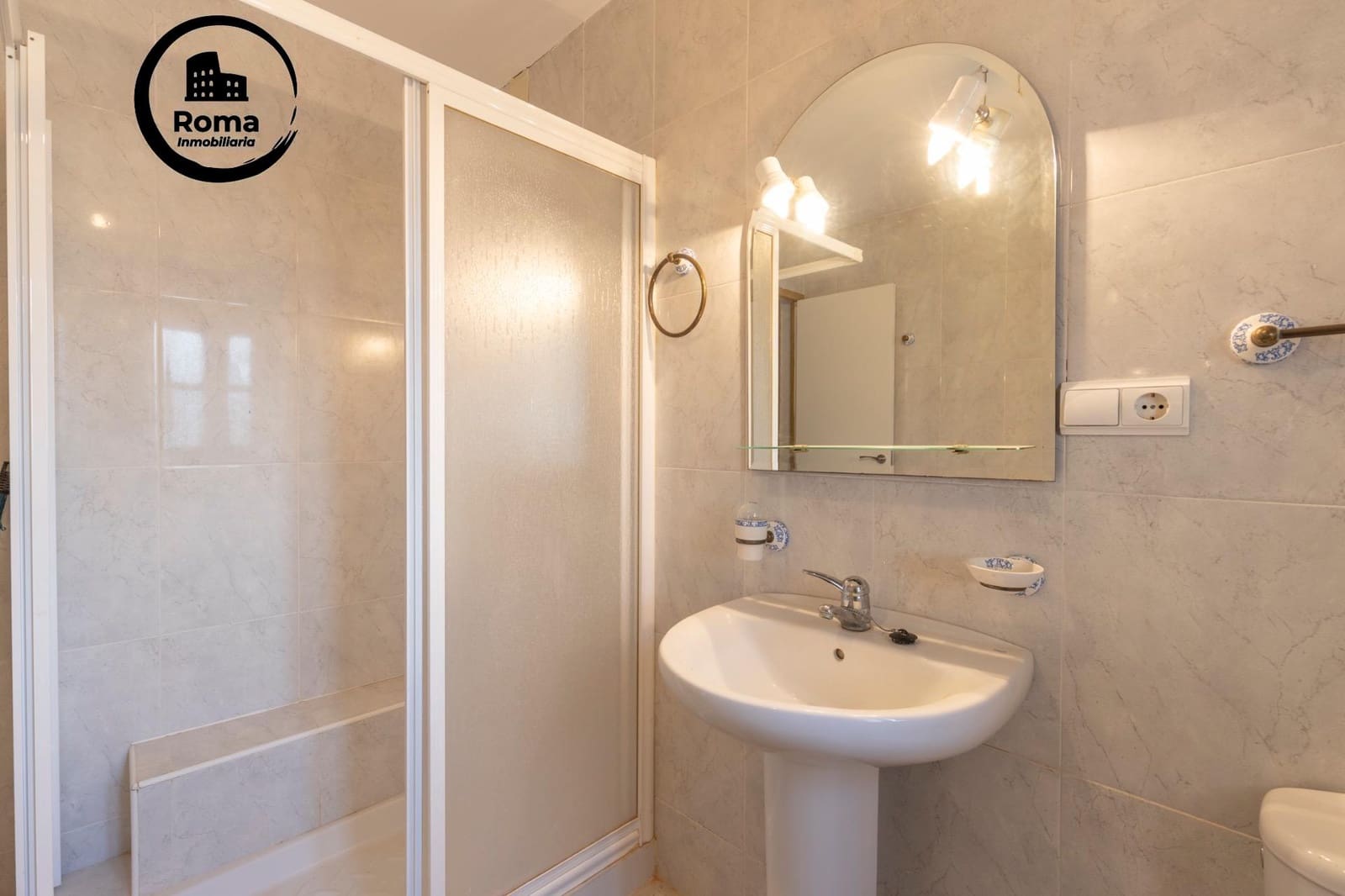 6 bedroom Townhouse for sale in Moclin - € 139,900 (Ref: 9533875)