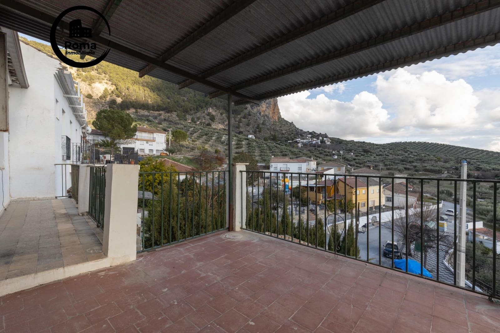 6 bedroom Townhouse for sale in Moclin - € 139,900 (Ref: 9533875)