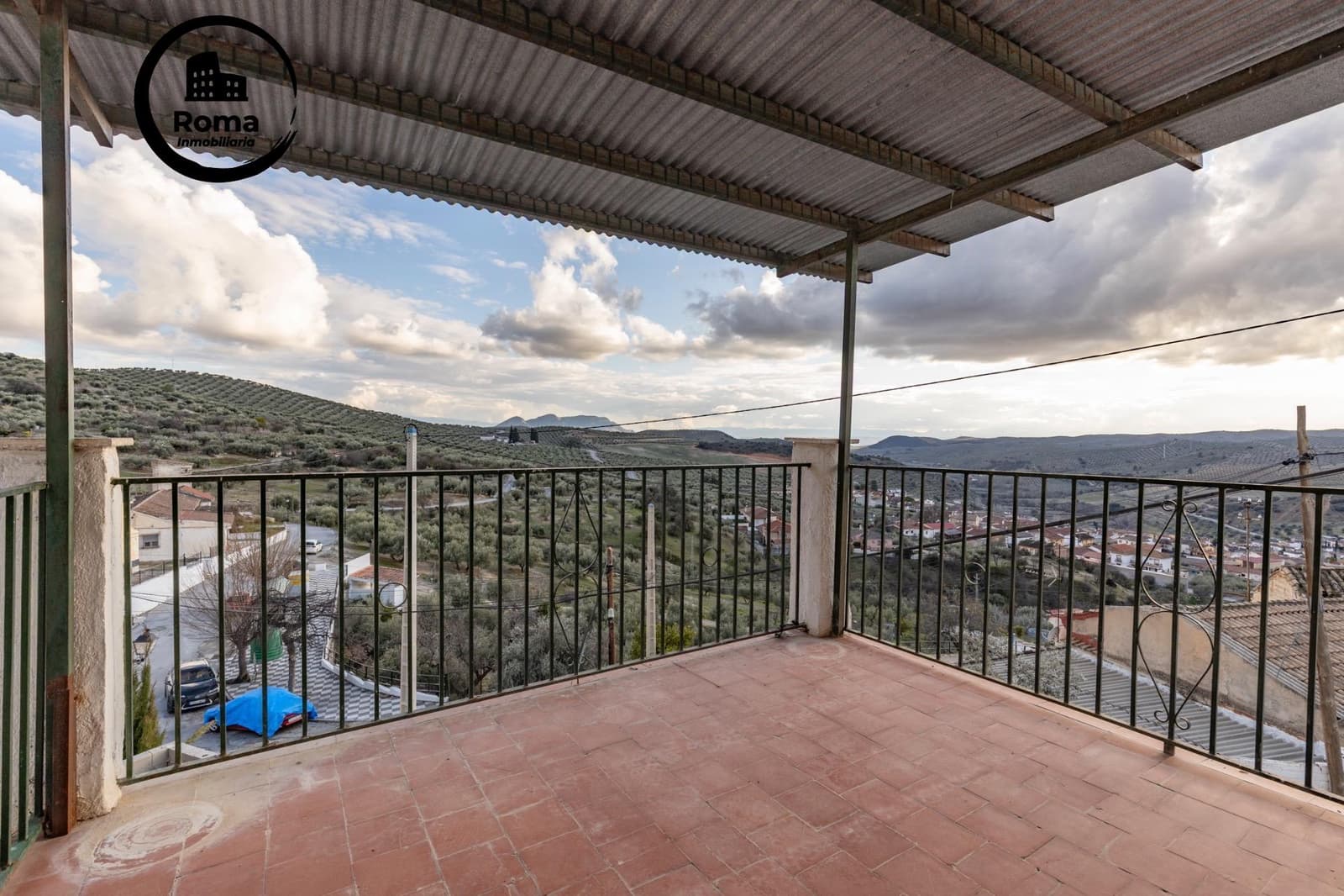 6 bedroom Townhouse for sale in Moclin - € 139,900 (Ref: 9533875)