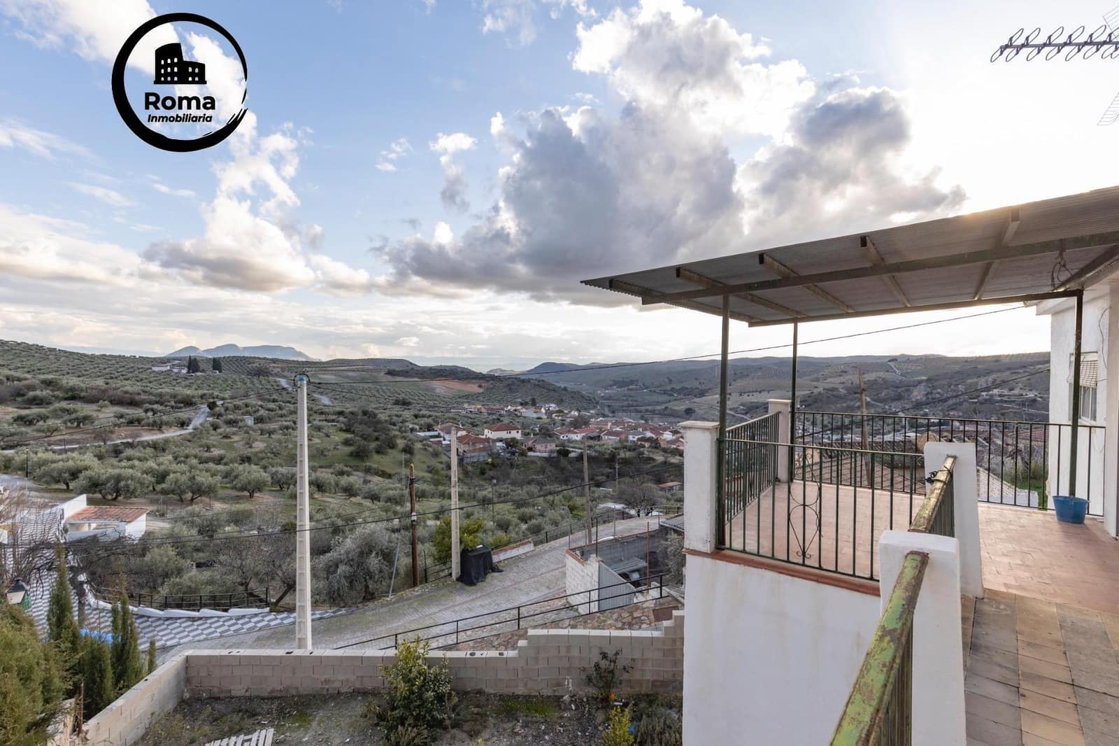 6 bedroom Townhouse for sale in Moclin - € 139,900 (Ref: 9533875)