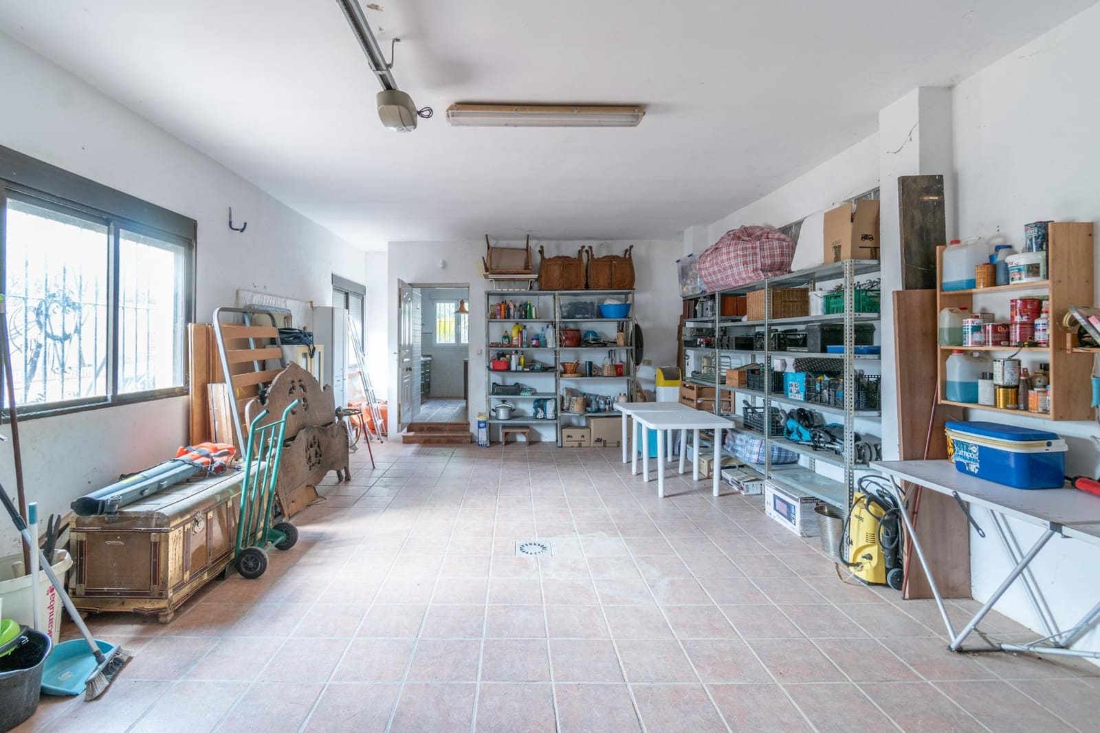 4 bedroom Villa for sale in Otura with pool garage - € 319,000 (Ref: 9551809)