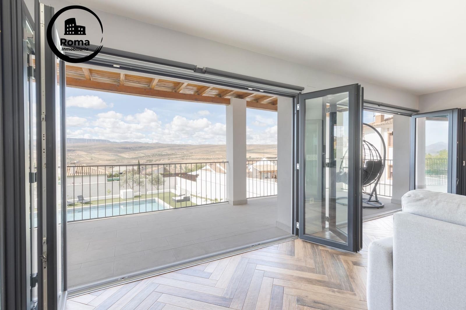 Chalet de 4 habitaciones en Padul en venta con piscina - 600.000 € (Ref: 9551830)