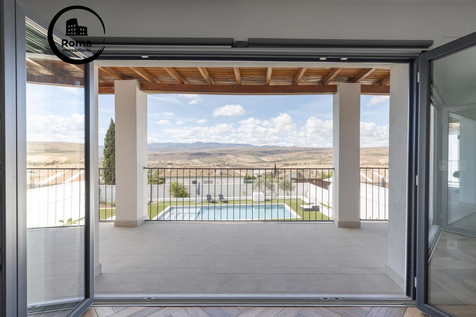 Chalet de 4 habitaciones en Padul en venta con piscina - 600.000 € (Ref: 9551830)