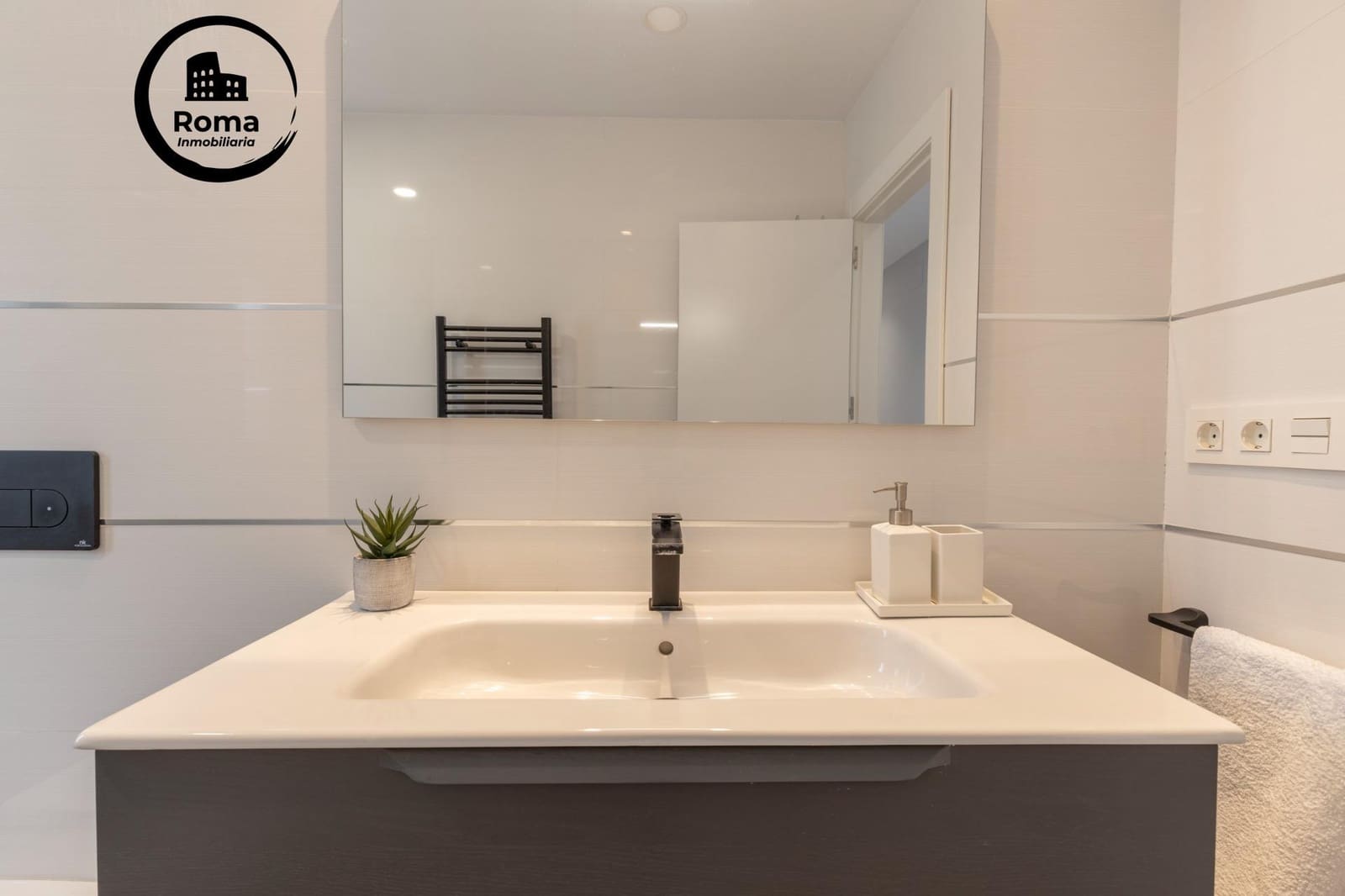 Chalet de 4 habitaciones en Padul en venta con piscina - 600.000 € (Ref: 9551830)