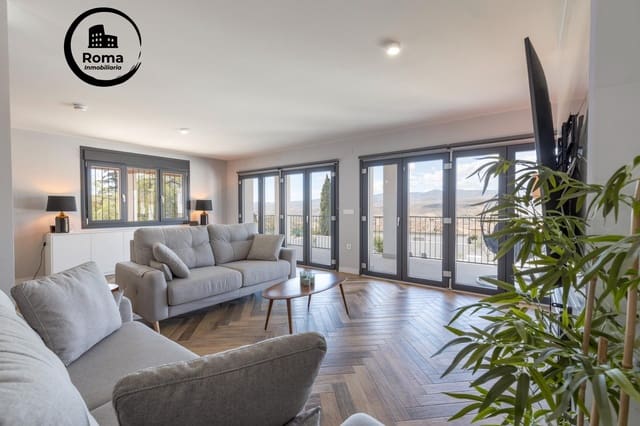 Chalet de 4 habitaciones en Padul en venta con piscina - 600.000 € (Ref: 9551830)