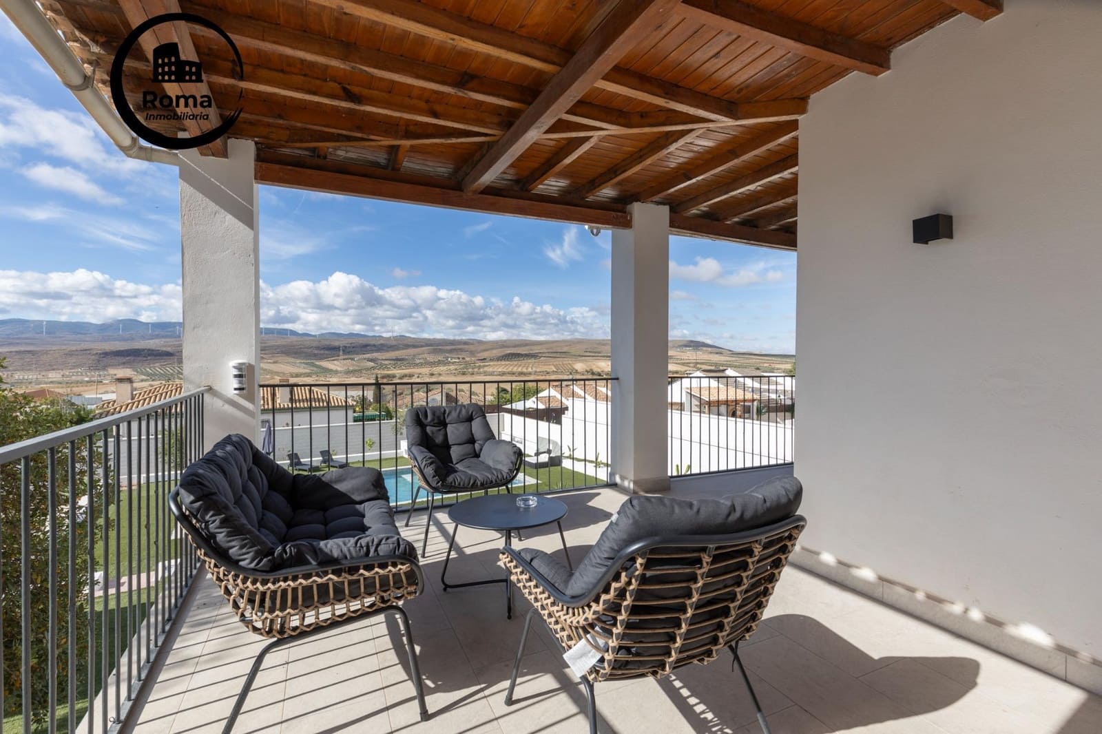 Chalet de 4 habitaciones en Padul en venta con piscina - 600.000 € (Ref: 9551830)