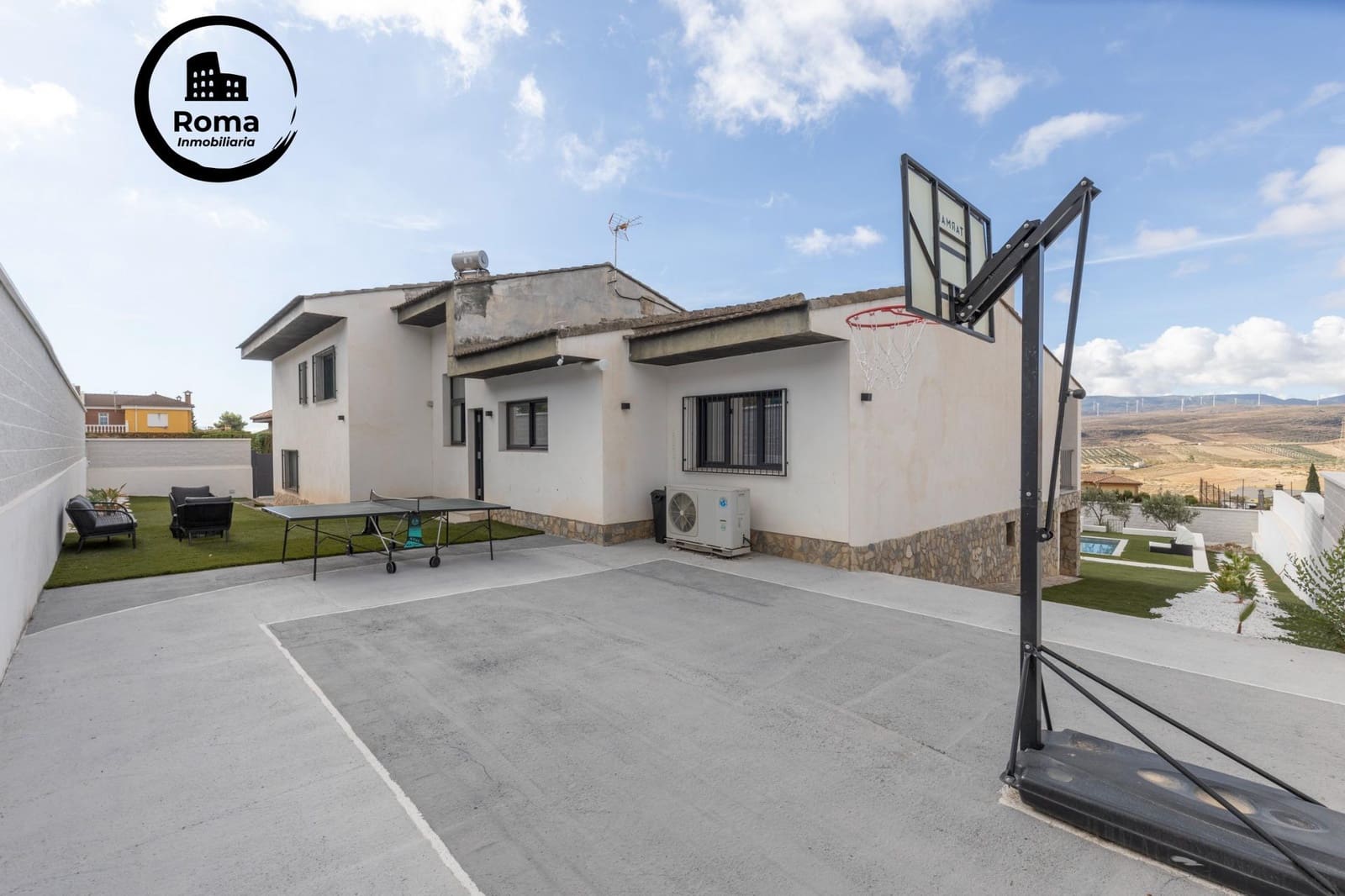 Chalet de 4 habitaciones en Padul en venta con piscina - 600.000 € (Ref: 9551830)