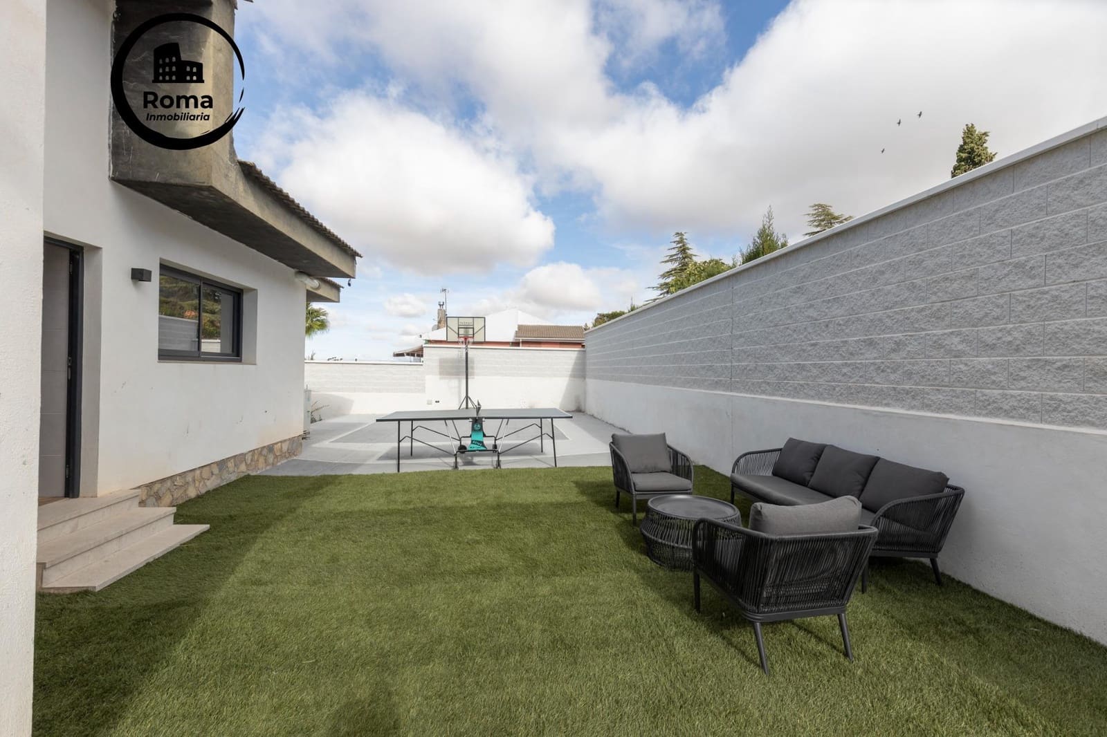 Chalet de 4 habitaciones en Padul en venta con piscina - 600.000 € (Ref: 9551830)