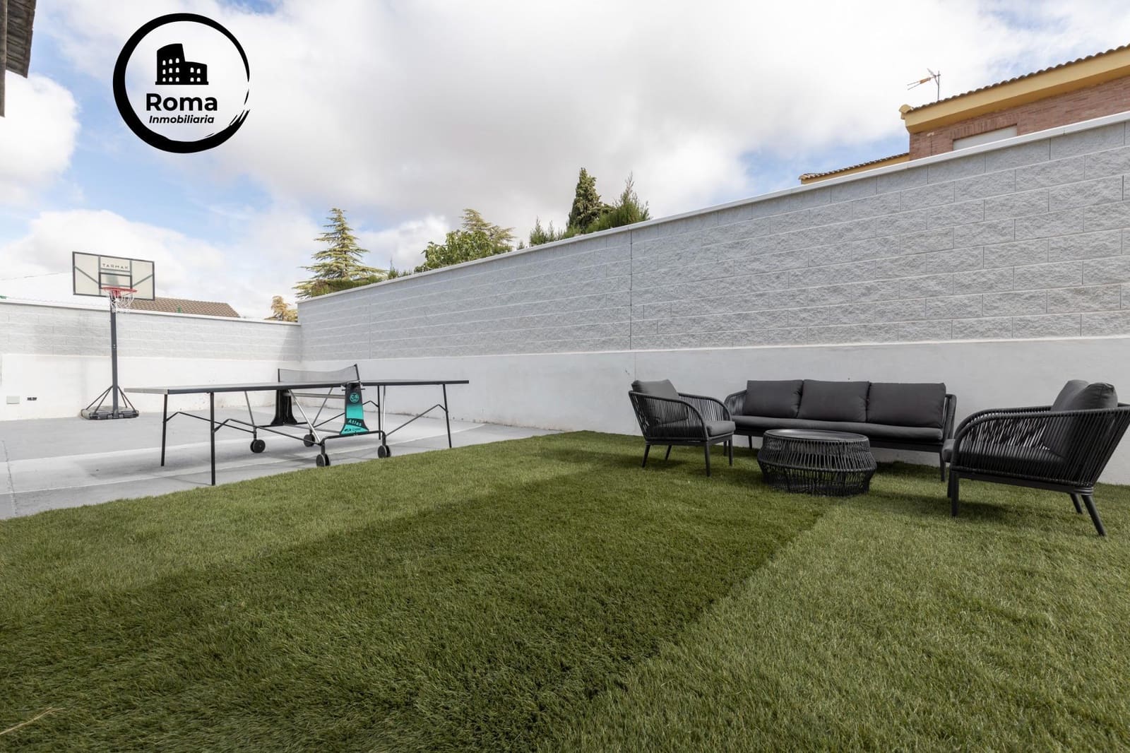 Chalet de 4 habitaciones en Padul en venta con piscina - 600.000 € (Ref: 9551830)