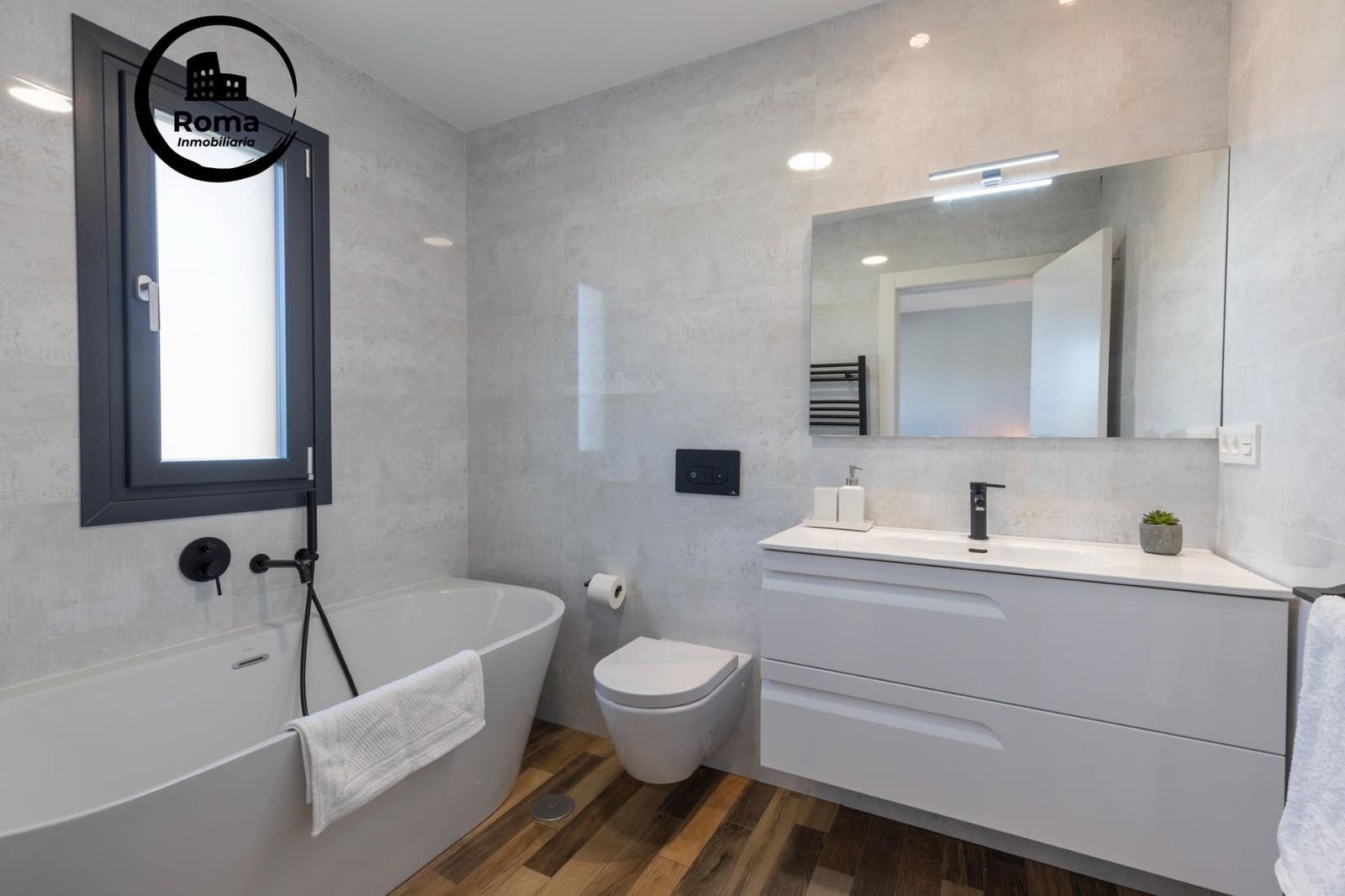 Chalet de 4 habitaciones en Padul en venta con piscina - 600.000 € (Ref: 9551830)