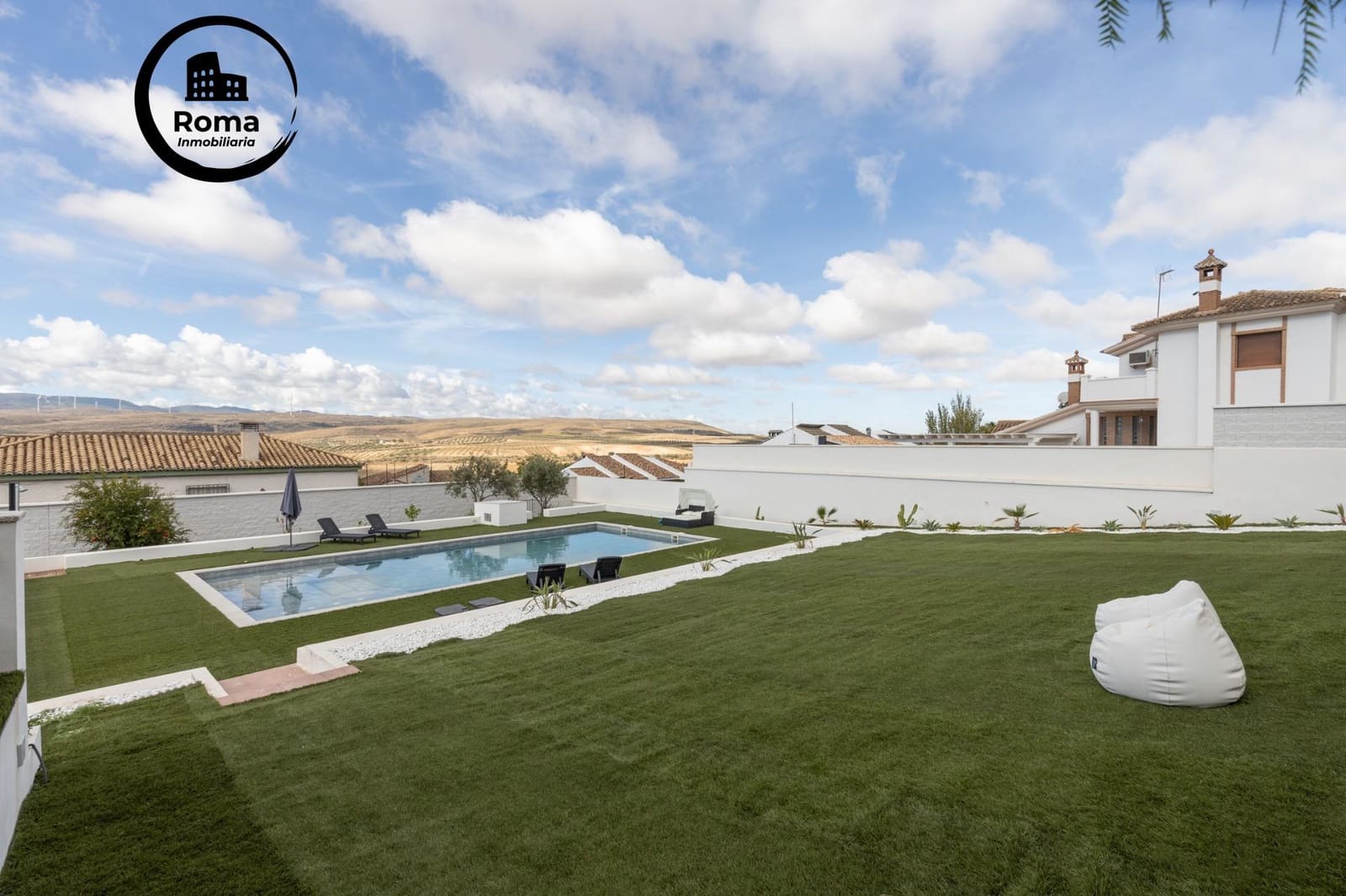 Chalet de 4 habitaciones en Padul en venta con piscina - 600.000 € (Ref: 9551830)