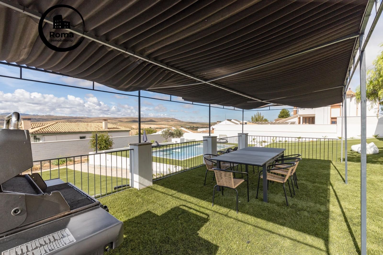 Chalet de 4 habitaciones en Padul en venta con piscina - 600.000 € (Ref: 9551830)