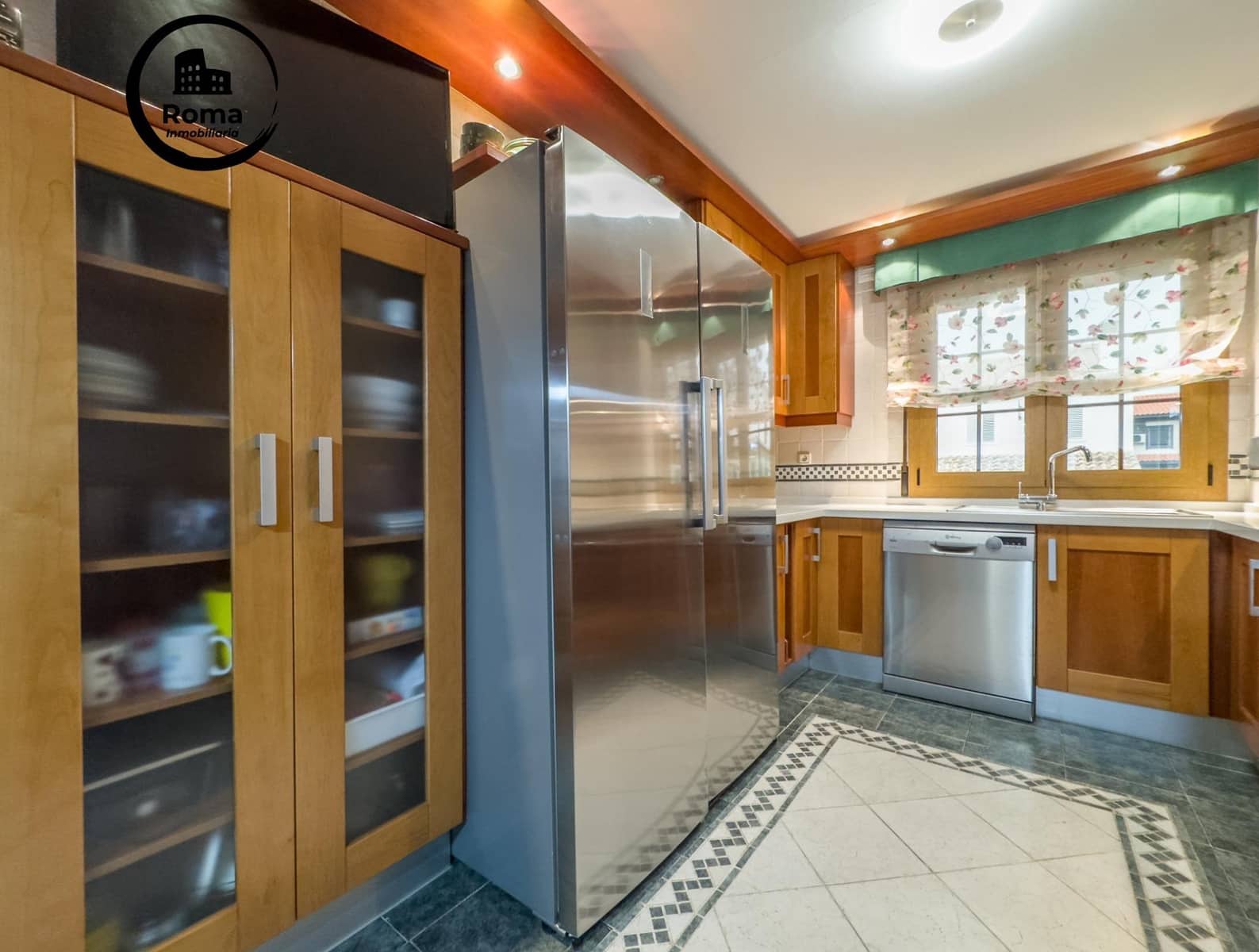 4 soveværelse Semi-Rækkehus til salg i Las Gabias med swimmingpool garage - € 385.000 (Ref: 9551831)