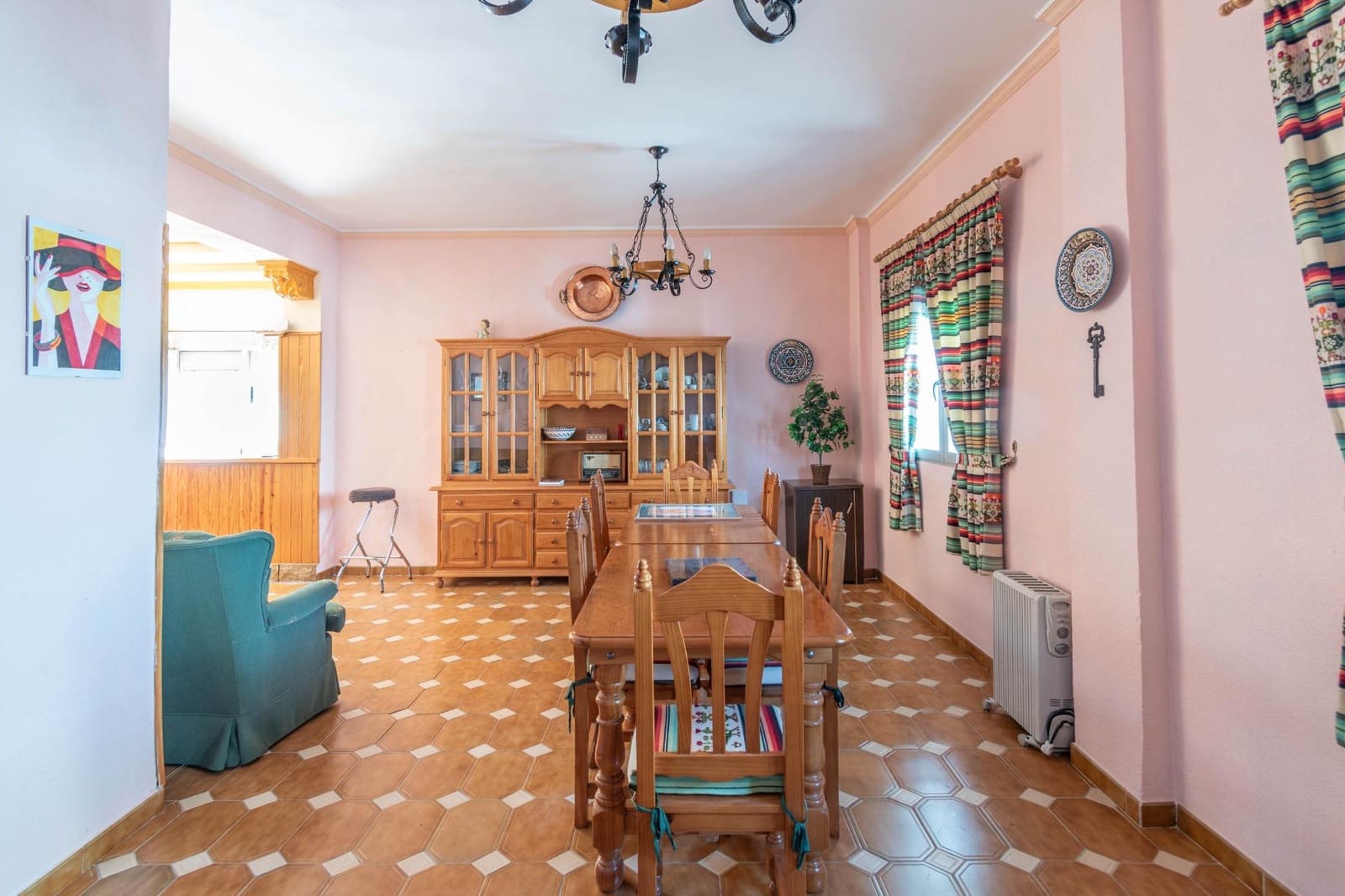 10 soverom Kjedet enebolig til salgs i Jun med garasje - € 498 000 (Ref: 9551834)