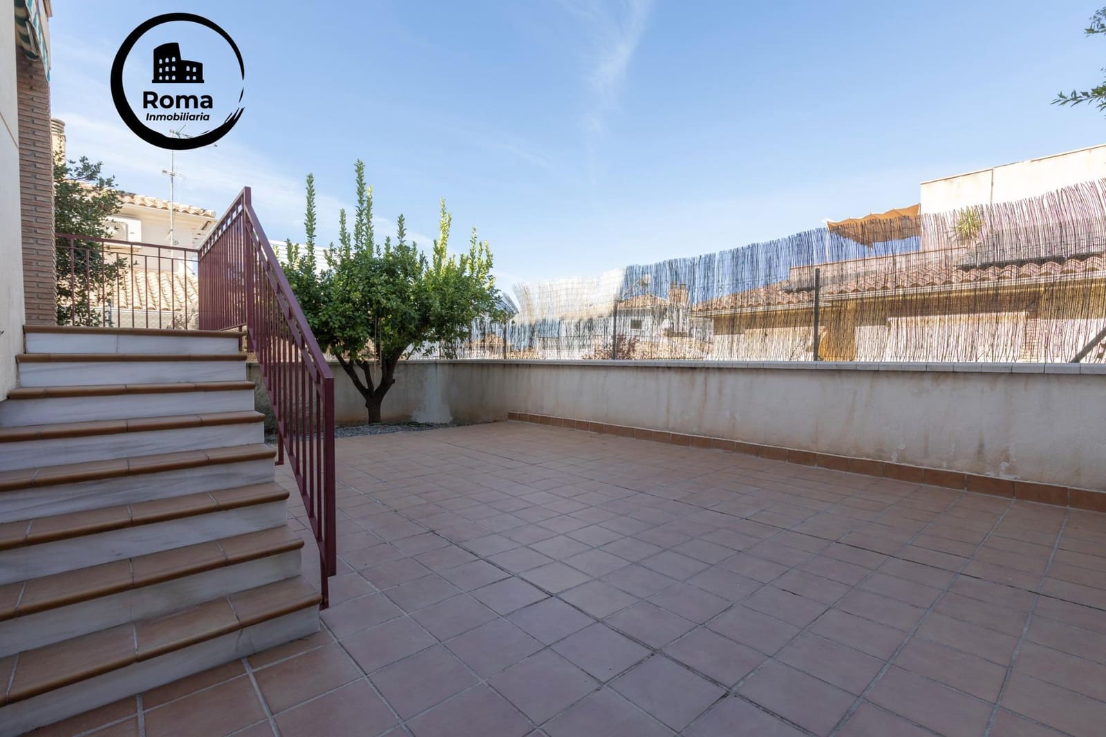 5 soveværelse Semi-Rækkehus til salg i Huetor Vega med garage - € 340.000 (Ref: 9562020)