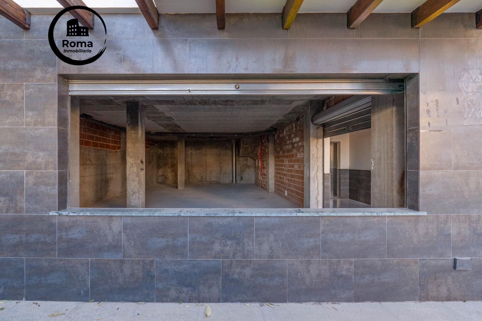 Kommersiell til salgs i Cajar - € 95 000 (Ref: 9568844)