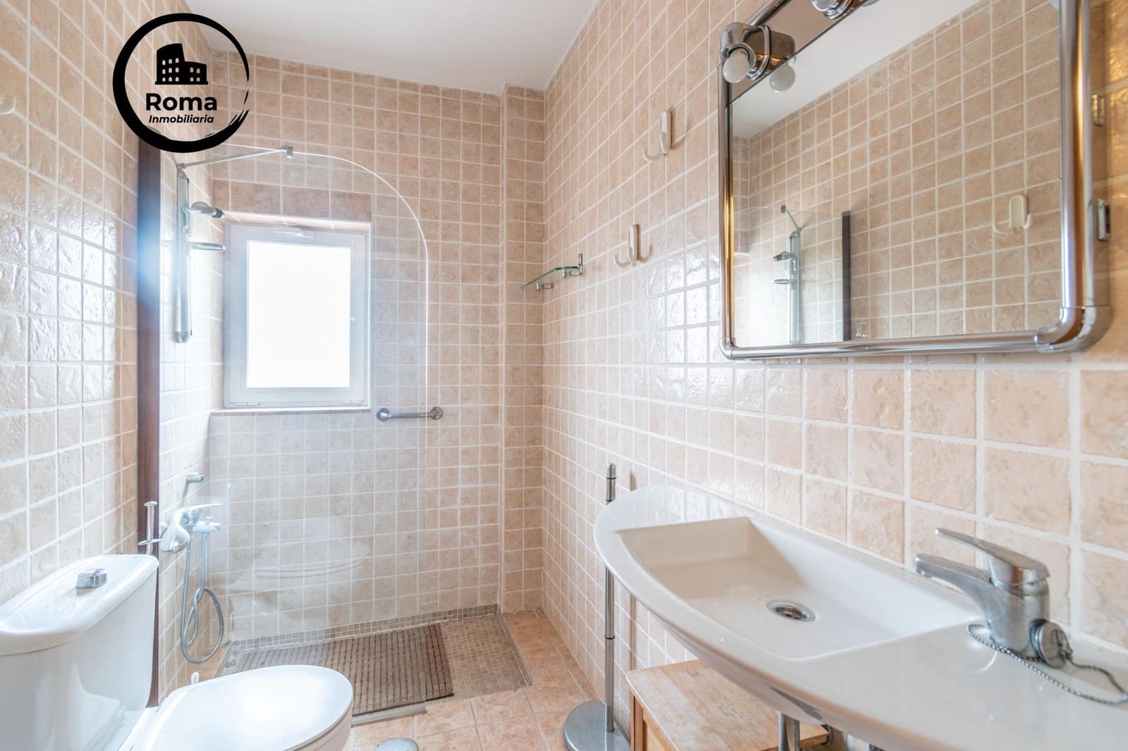 Chalet de 4 habitaciones en Otura en venta con piscina garaje - 319.000 € (Ref: 9568849)