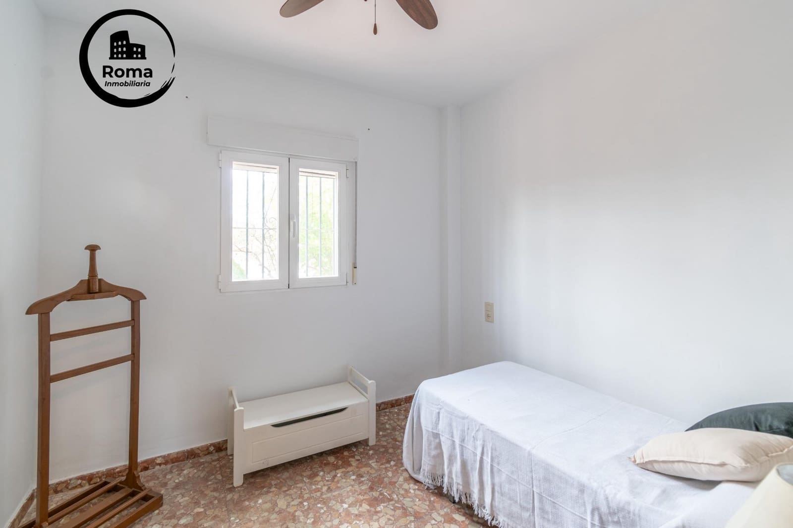 Chalet de 4 habitaciones en Otura en venta con piscina garaje - 319.000 € (Ref: 9568849)