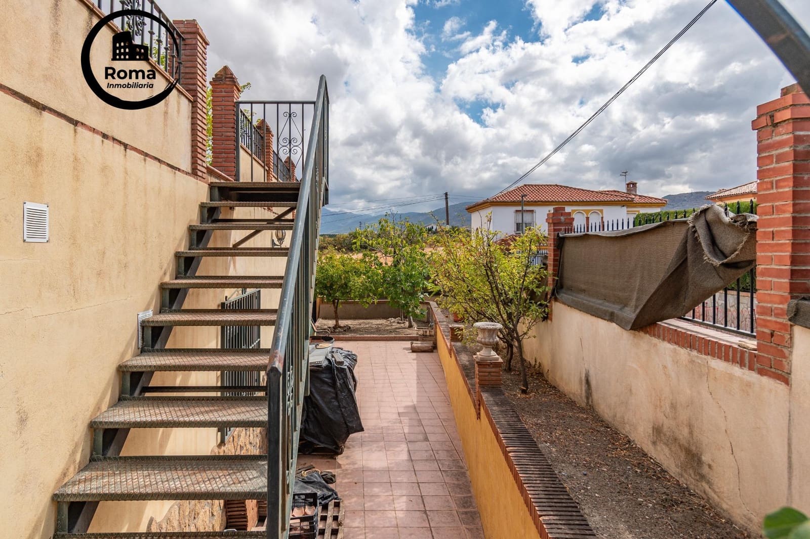 Chalet de 4 habitaciones en Otura en venta con piscina garaje - 319.000 € (Ref: 9568849)