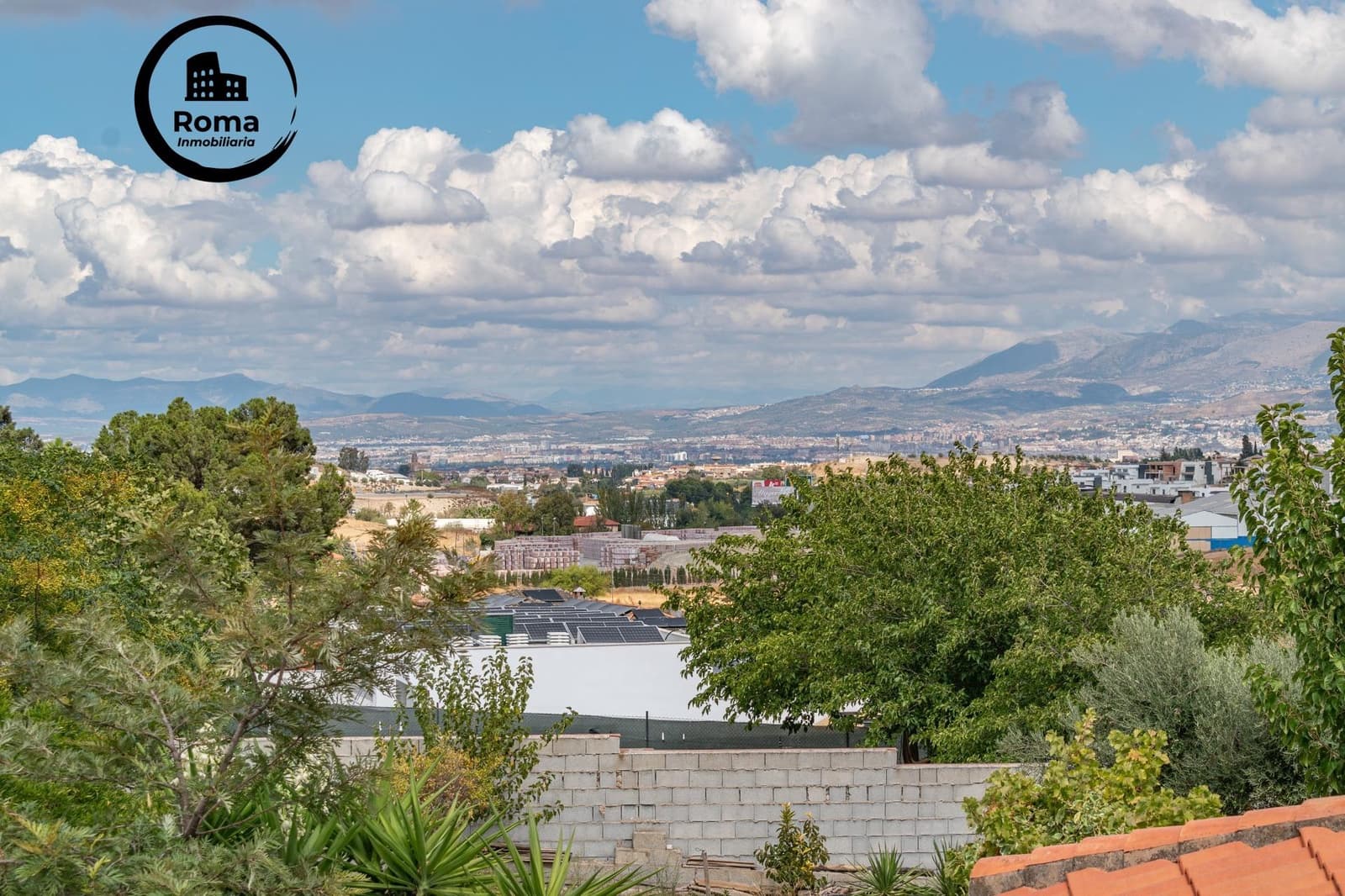 Chalet de 4 habitaciones en Otura en venta con piscina garaje - 319.000 € (Ref: 9568849)