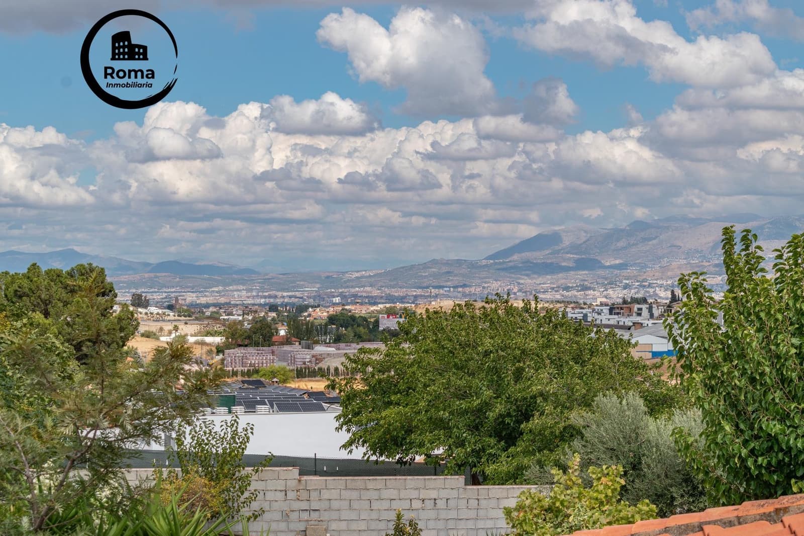 Chalet de 4 habitaciones en Otura en venta con piscina garaje - 319.000 € (Ref: 9568849)